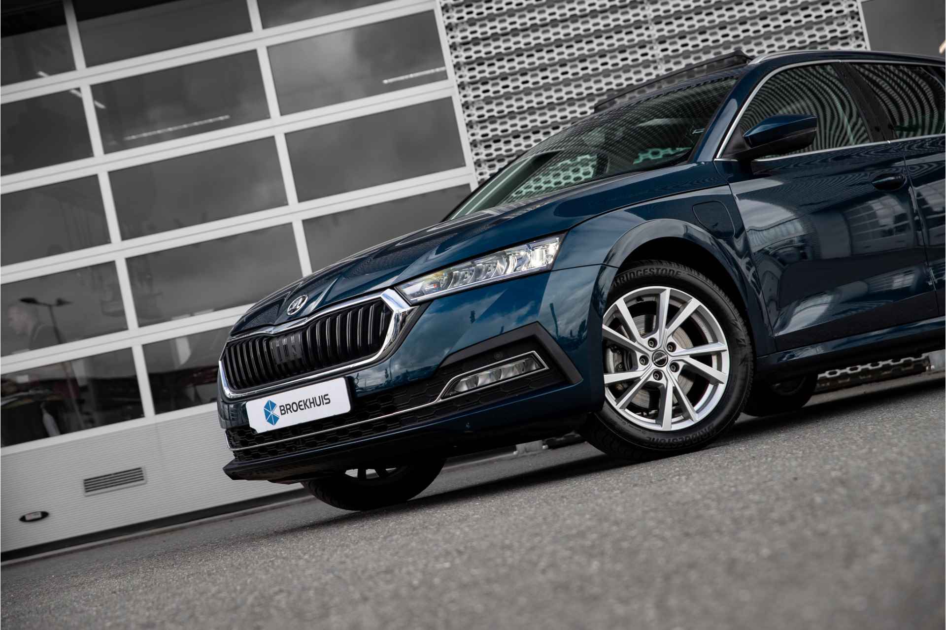 Škoda Octavia Combi Business Edition Plus 1.4TSI 204pk PHEV | Panoramadak | Lederen bekleding | 18" | Head-up | - 14/20