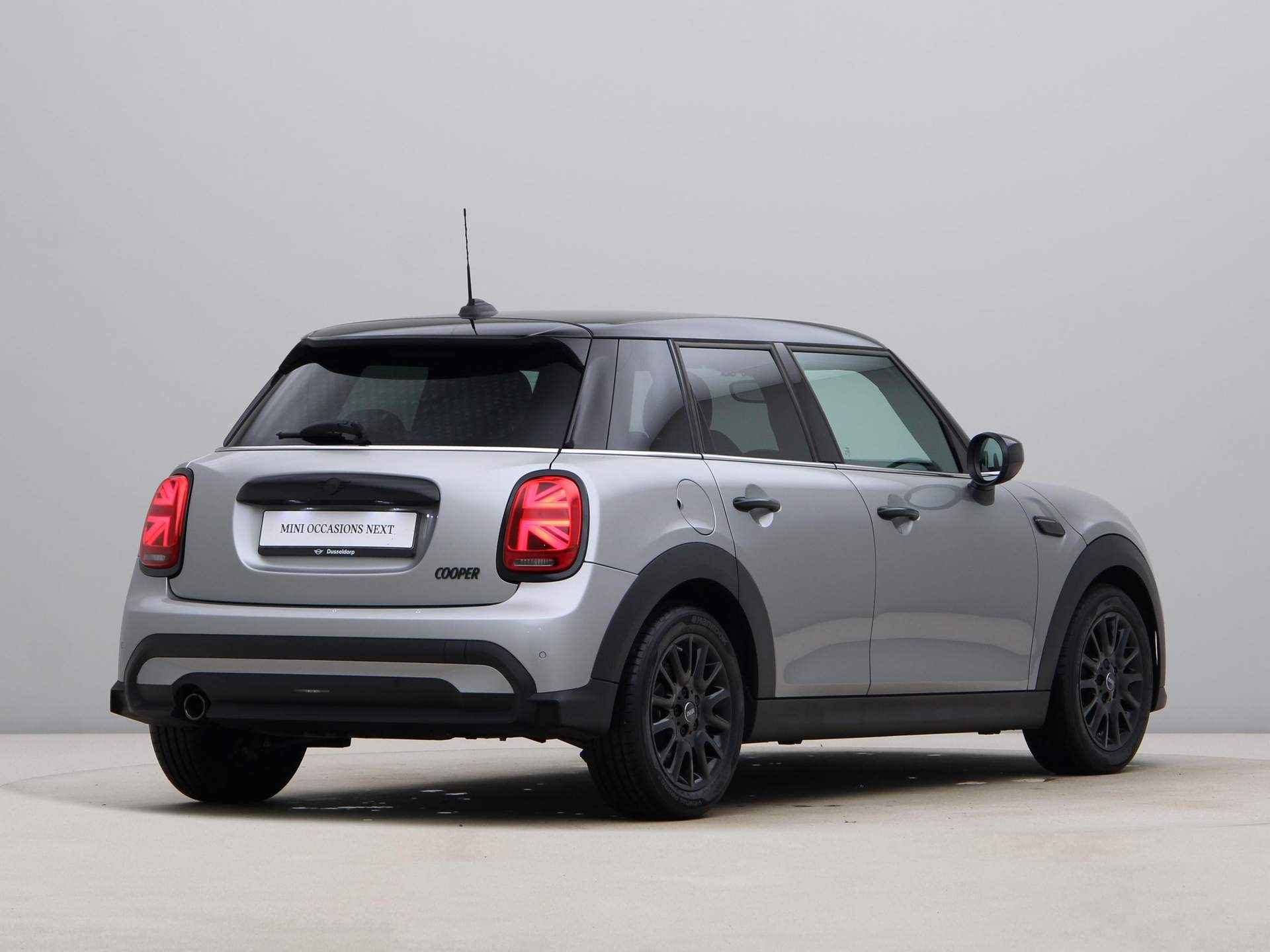 MINI 5-deurs Cooper Camden Edition Aut. - 10/24