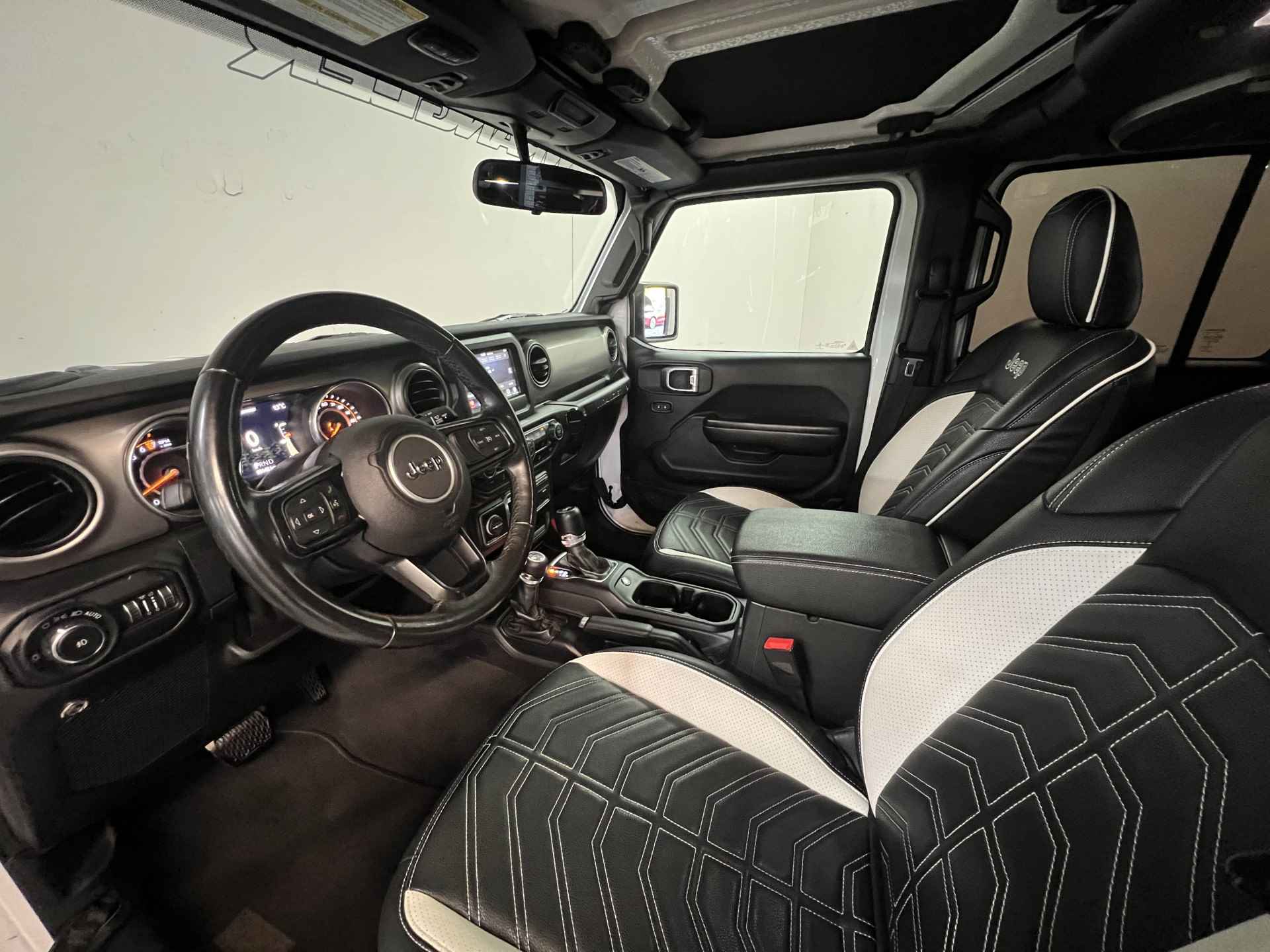 Jeep Wrangler Unlimited 3.6 Rubicon✅CUSTOM✅Achteruitrijcamera✅Targa Dak✅Alpine Audio✅Cruise Control✅Open Dak✅ - 5/71