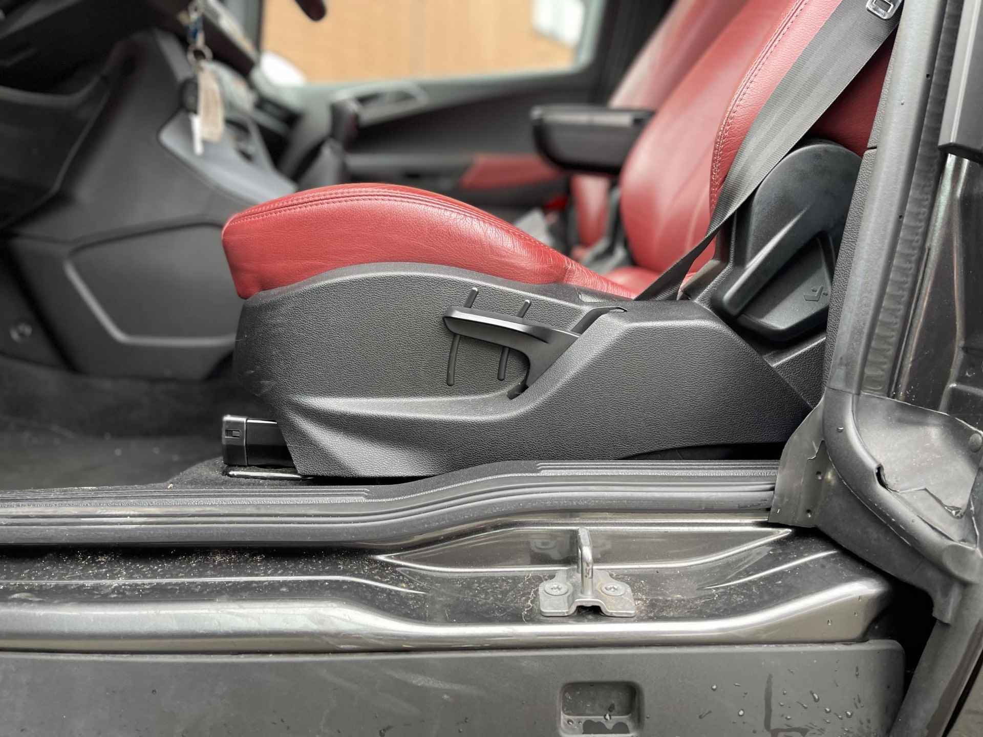 Ford B-Max 1.0 EcoBoost Titanium | Trekhaak | Leder | Cruise Control | Park. Sensor | Climate Control | Armsteun Voor | Rijklaarprijs! - 23/26