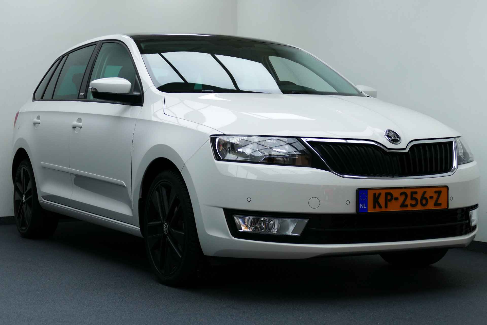 Škoda Rapid Spaceback 1.2 TSI Greentech JOY Panodak, Navi, Clima, Cruise, Stoelverw, 17"LMV - 2/33