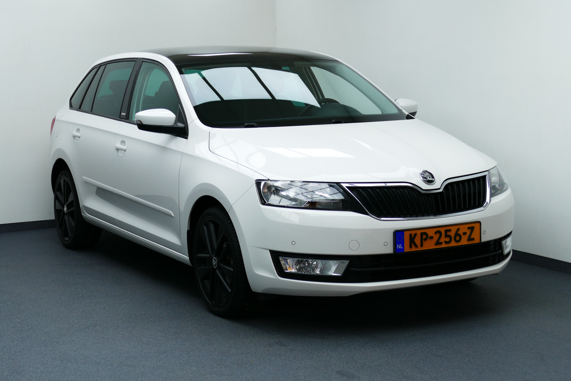 Škoda Rapid Spaceback 1.2 TSI Greentech JOY Panodak, Navi, Clima, Cruise, Stoelverw, 17"LMV