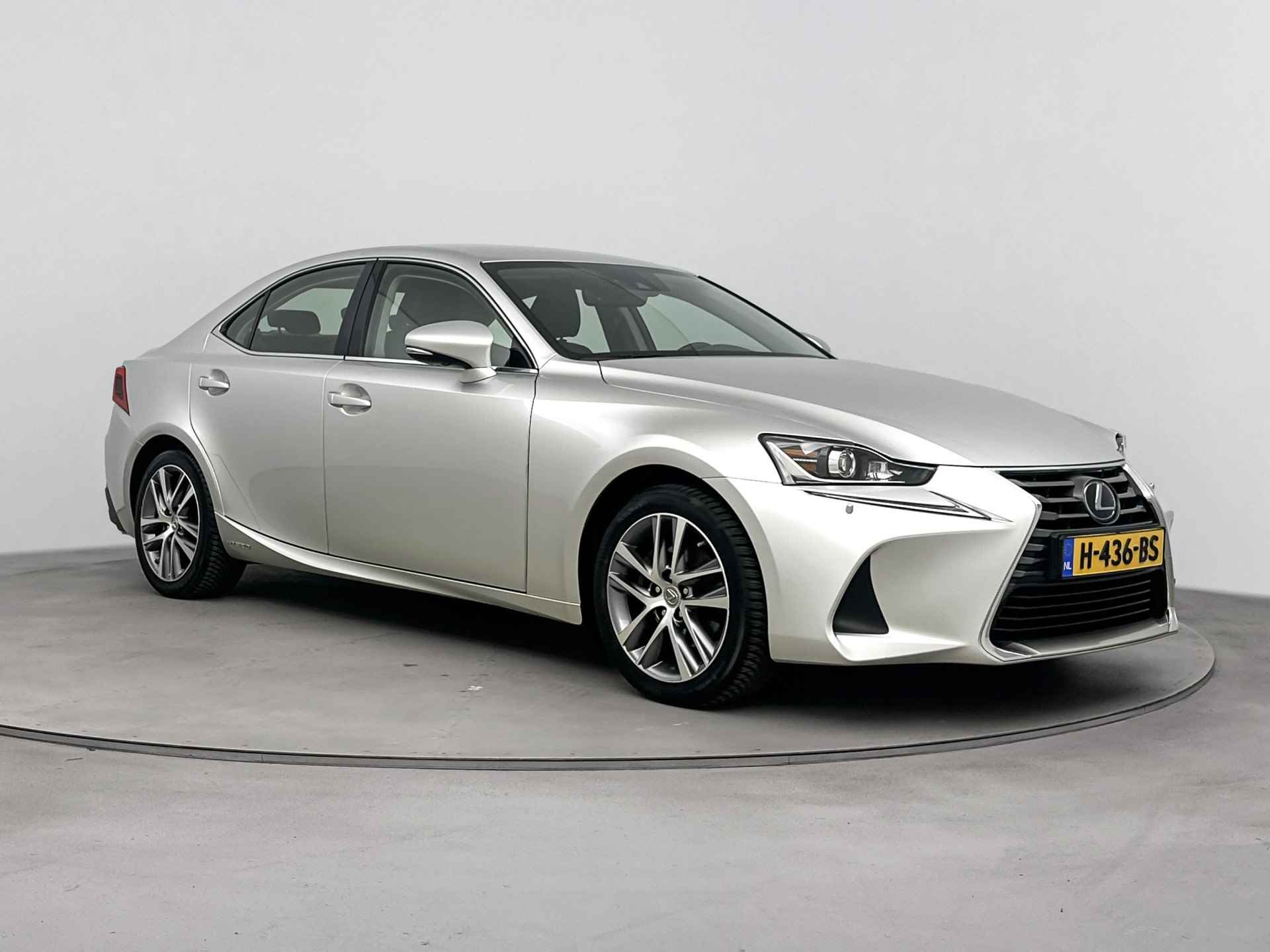 Lexus IS 300h Hybrid Business Line | Adaptieve cruise control | Navigatie | Stoelverwarming | Ruitenwisser Ontdooier | - 28/40