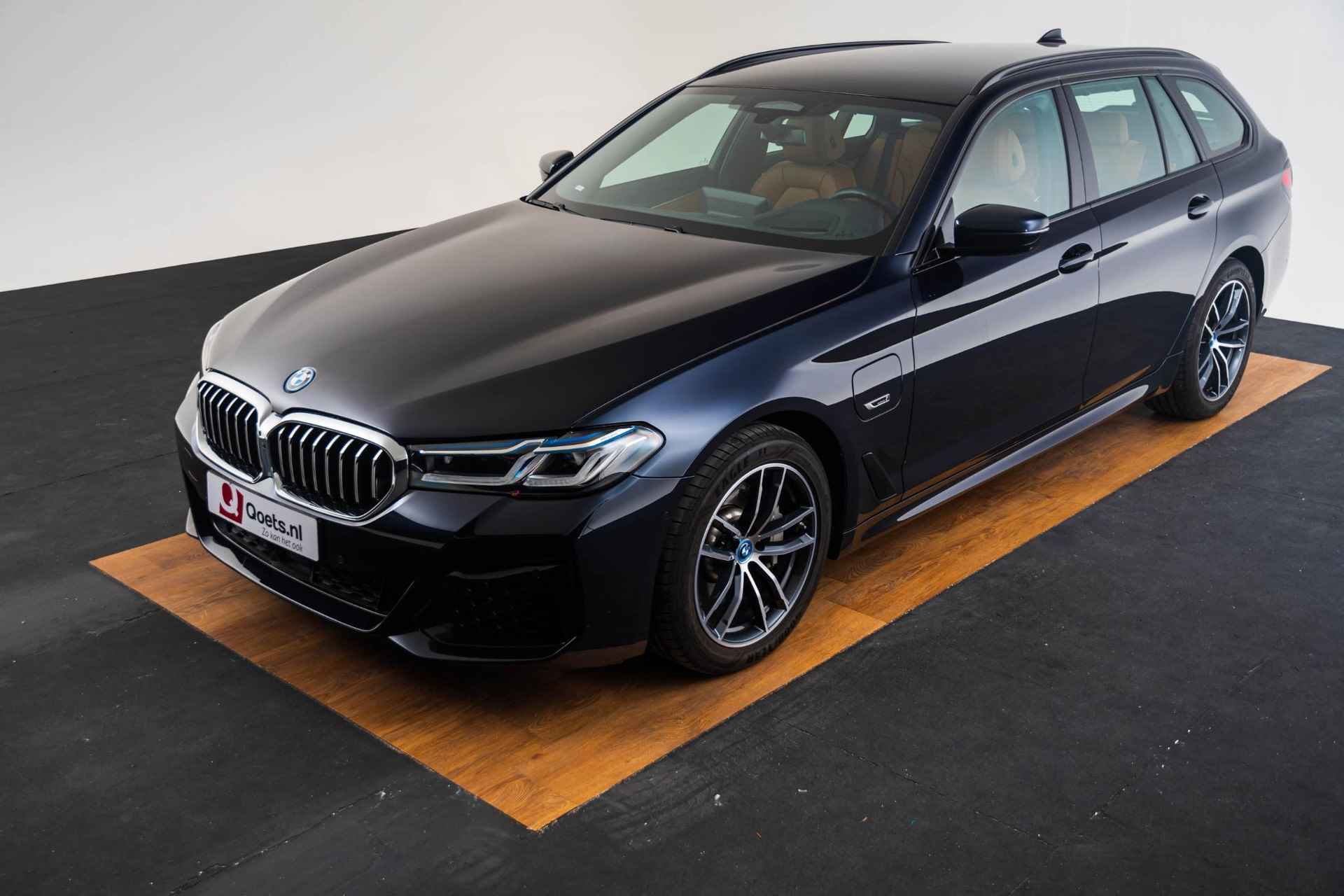 BMW 5-serie Touring 530e xDrive Business Edition Plus M sport - Comfort Access - Parking/Driving Assistant Plus - Head up - Elektrisch verwarmde voorstoelen - High Beam Assistant - 4-Zone Airconditioning - - 7/79