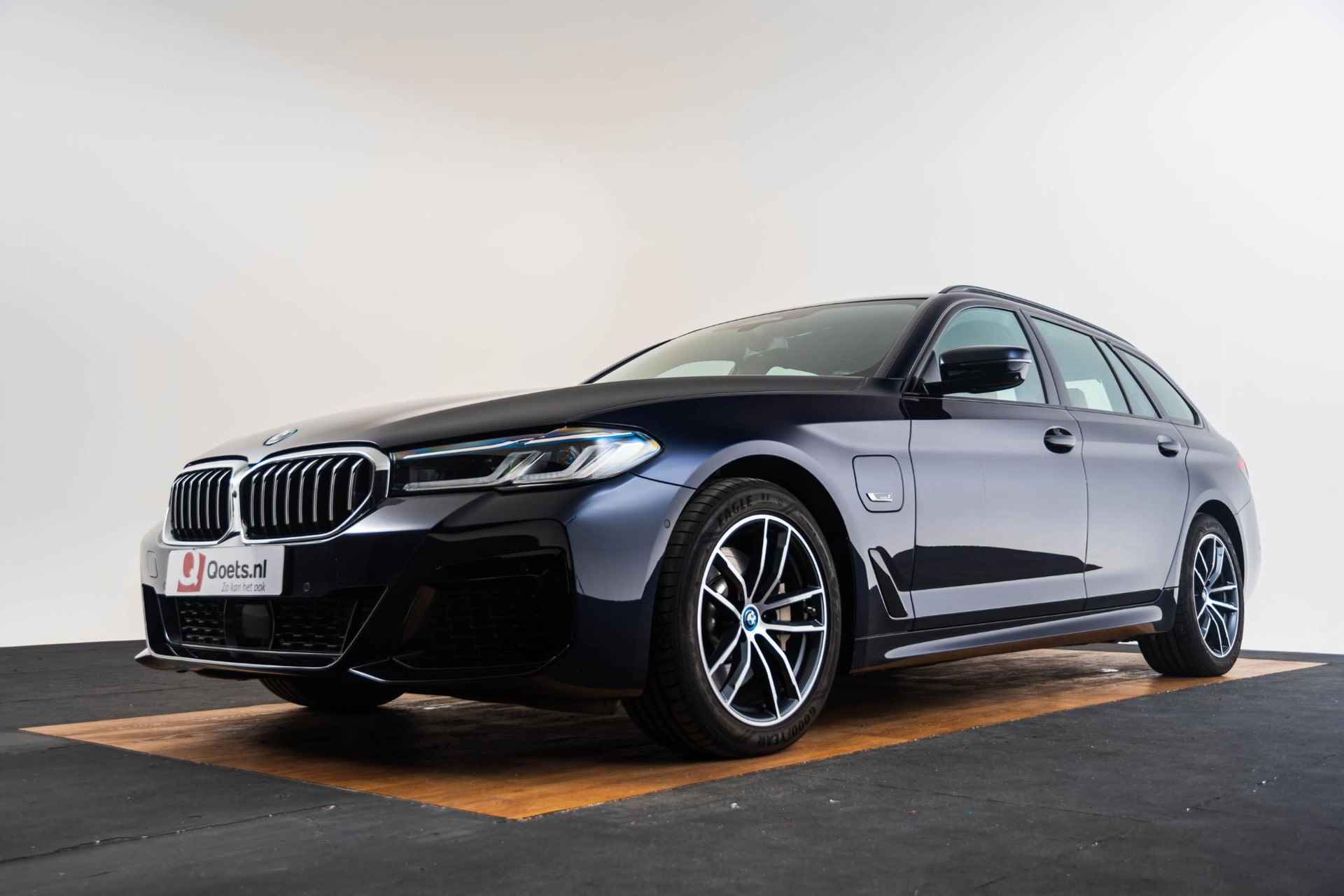 BMW 5-serie Touring 530e xDrive Business Edition Plus M sport - Comfort Access - Parking/Driving Assistant Plus - Head up - Elektrisch verwarmde voorstoelen - High Beam Assistant - 4-Zone Airconditioning - - 34/79