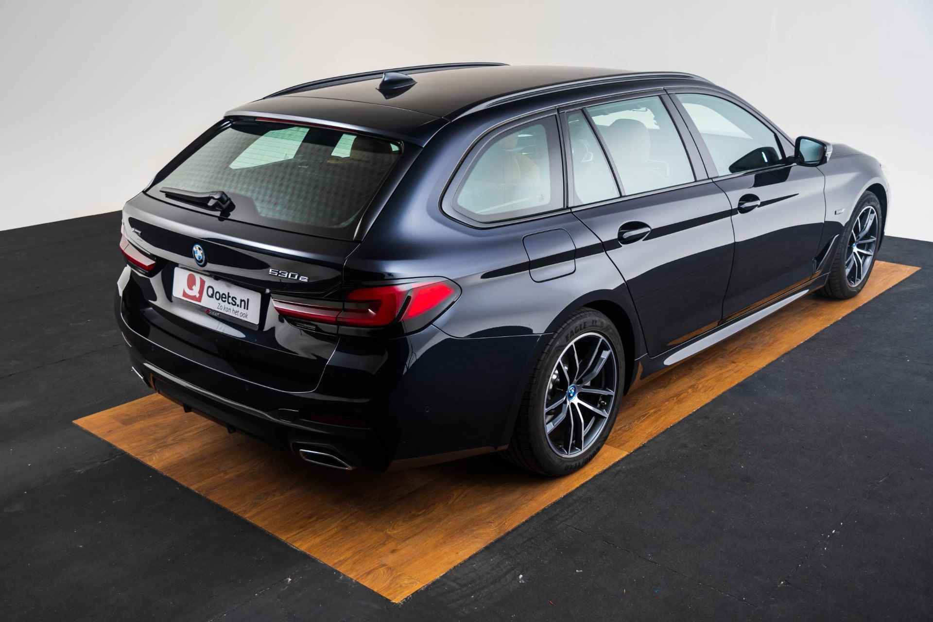 BMW 5-serie Touring 530e xDrive Business Edition Plus M sport - Comfort Access - Parking/Driving Assistant Plus - Head up - Elektrisch verwarmde voorstoelen - High Beam Assistant - 4-Zone Airconditioning - - 35/79