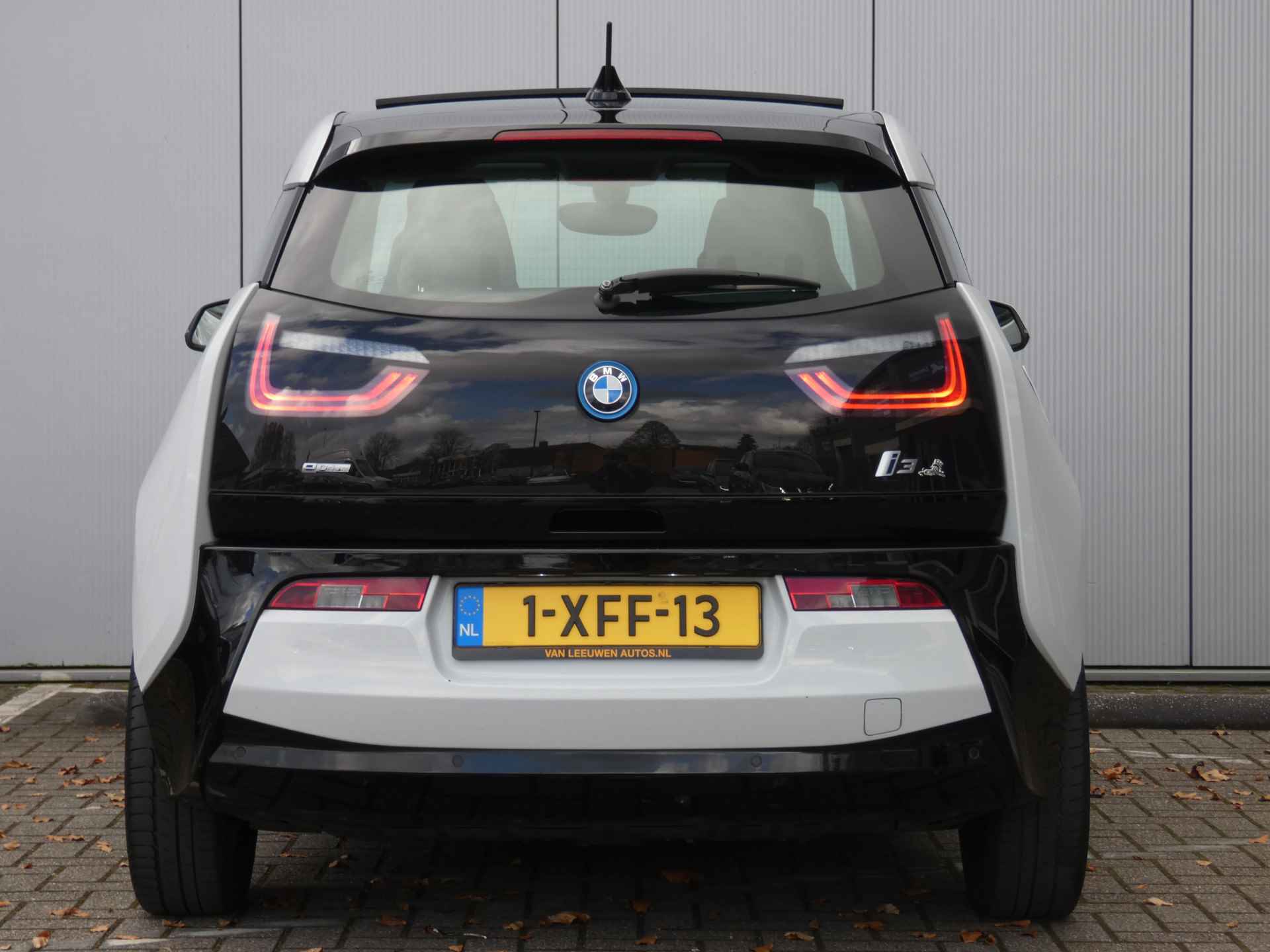 BMW i3 Comfort 22 kWh | Schuif-kanteldak | Stoelverwarming | Navigatie | Org. Nederlands - 7/57