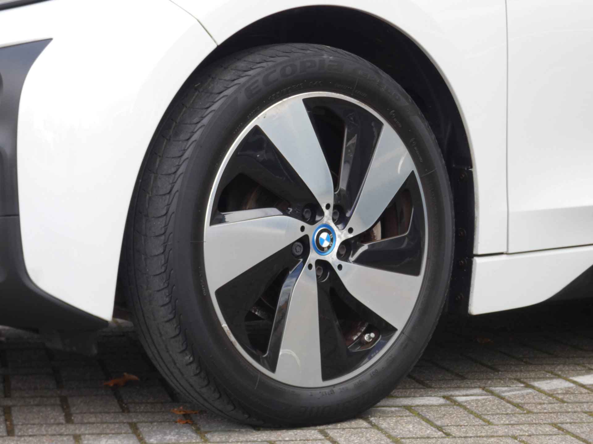 BMW i3 Comfort 22 kWh | Schuif-kanteldak | Stoelverwarming | Navigatie | Org. Nederlands - 11/57