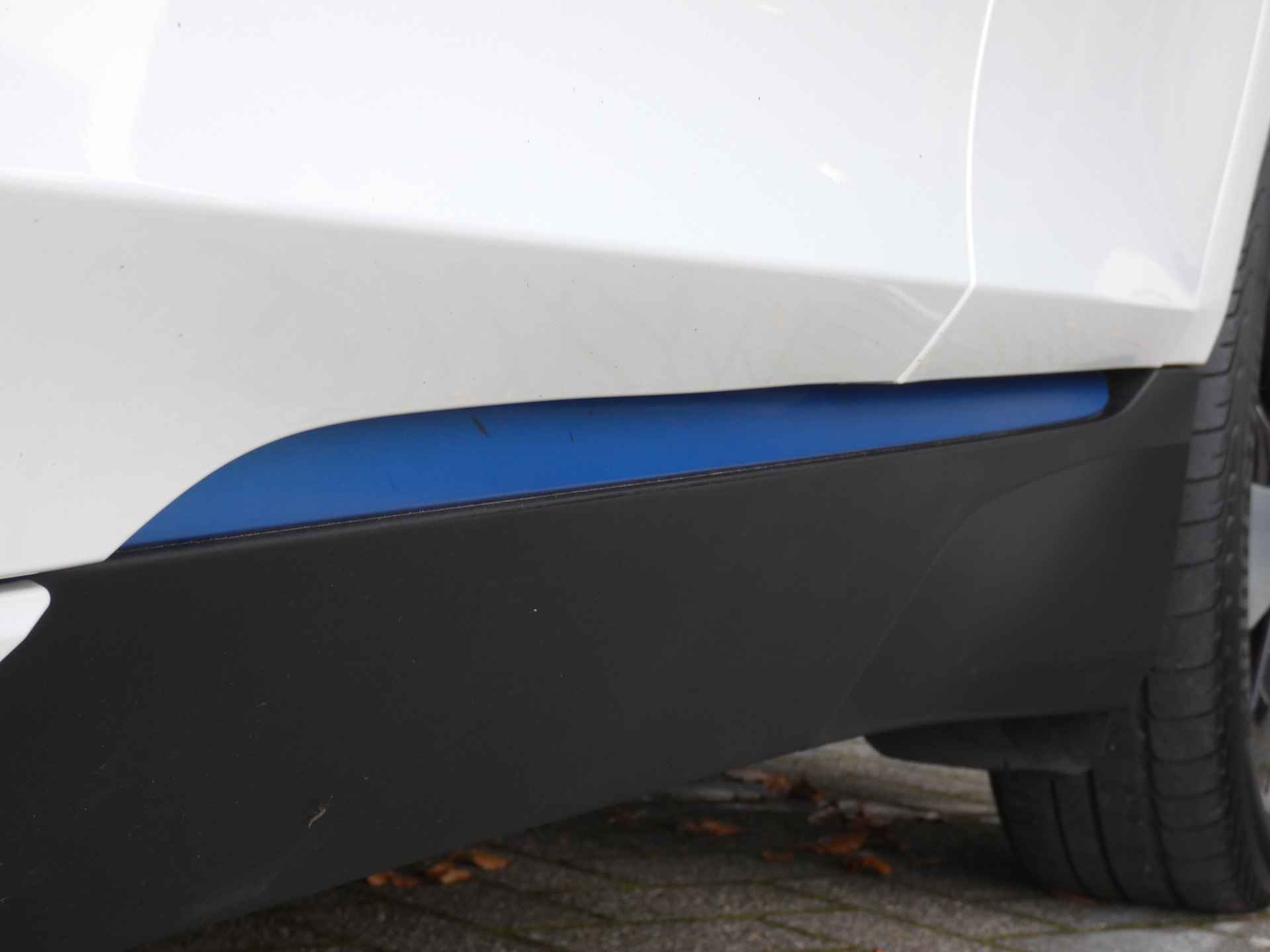 BMW i3 Comfort 22 kWh | Schuif-kanteldak | Stoelverwarming | Navigatie | Org. Nederlands - 14/57