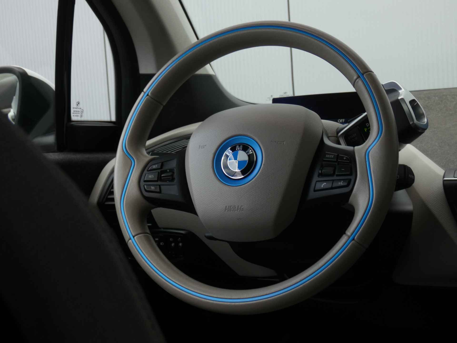 BMW i3 Comfort 22 kWh | Schuif-kanteldak | Stoelverwarming | Navigatie | Org. Nederlands - 21/57