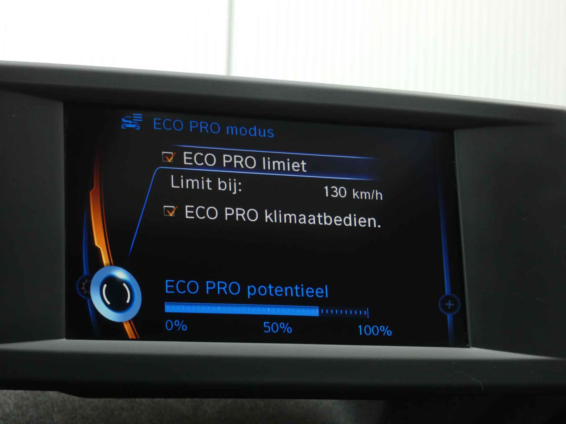 BMW i3 Comfort 22 kWh | Schuif-kanteldak | Stoelverwarming | Navigatie | Org. Nederlands - 42/57