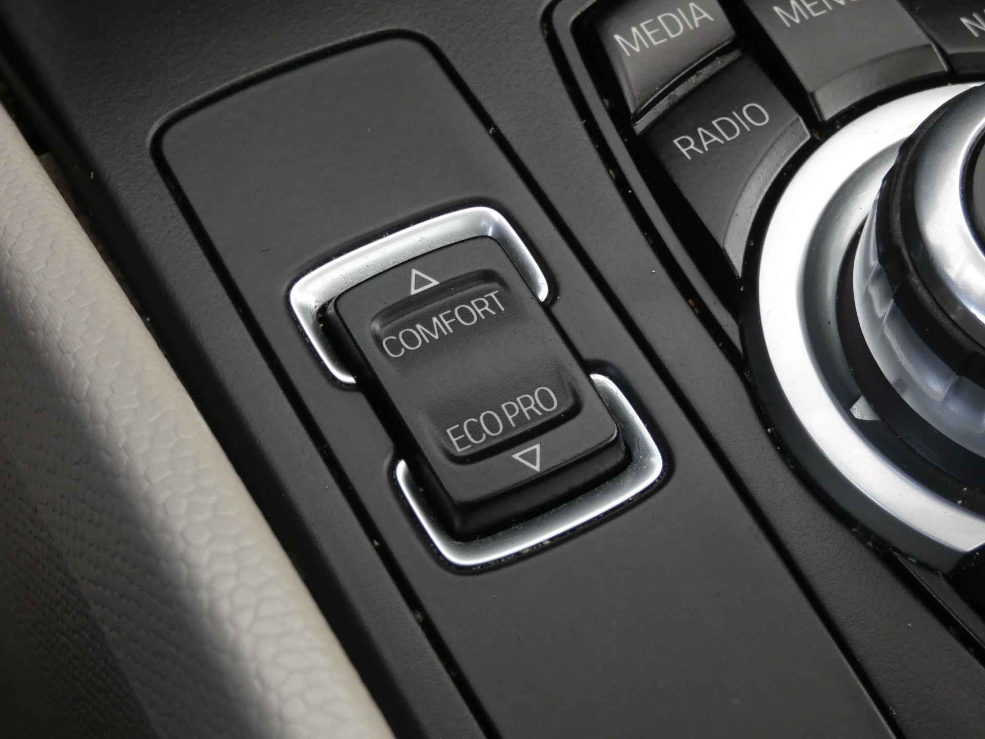 BMW i3 Comfort 22 kWh | Schuif-kanteldak | Stoelverwarming | Navigatie | Org. Nederlands - 48/57