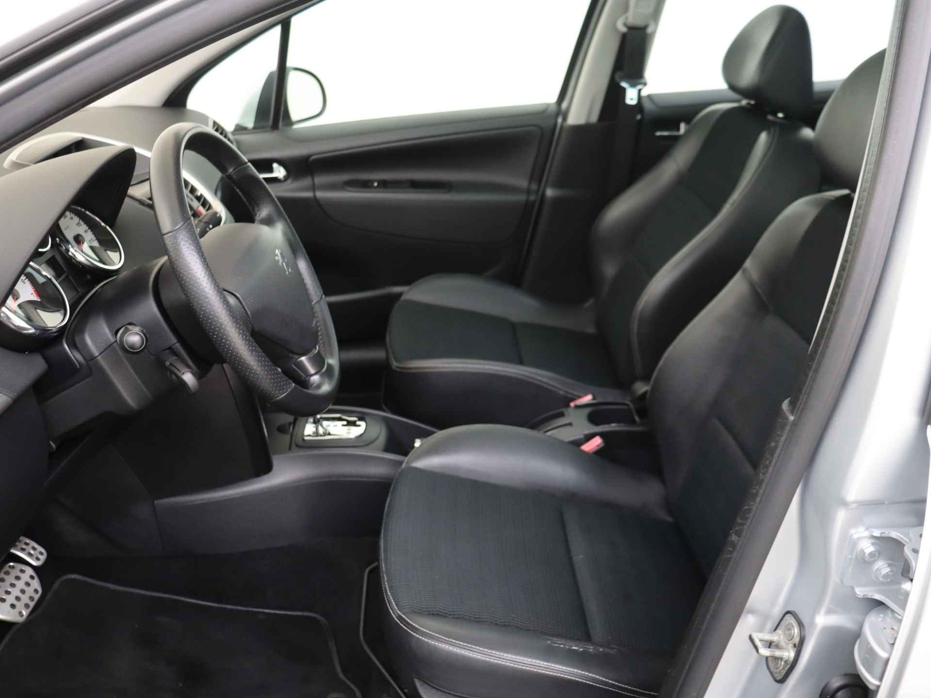 Peugeot 207 1.6 VTi Allure 5 deurs Automaat | Climate Control | Panorama dak - 10/28