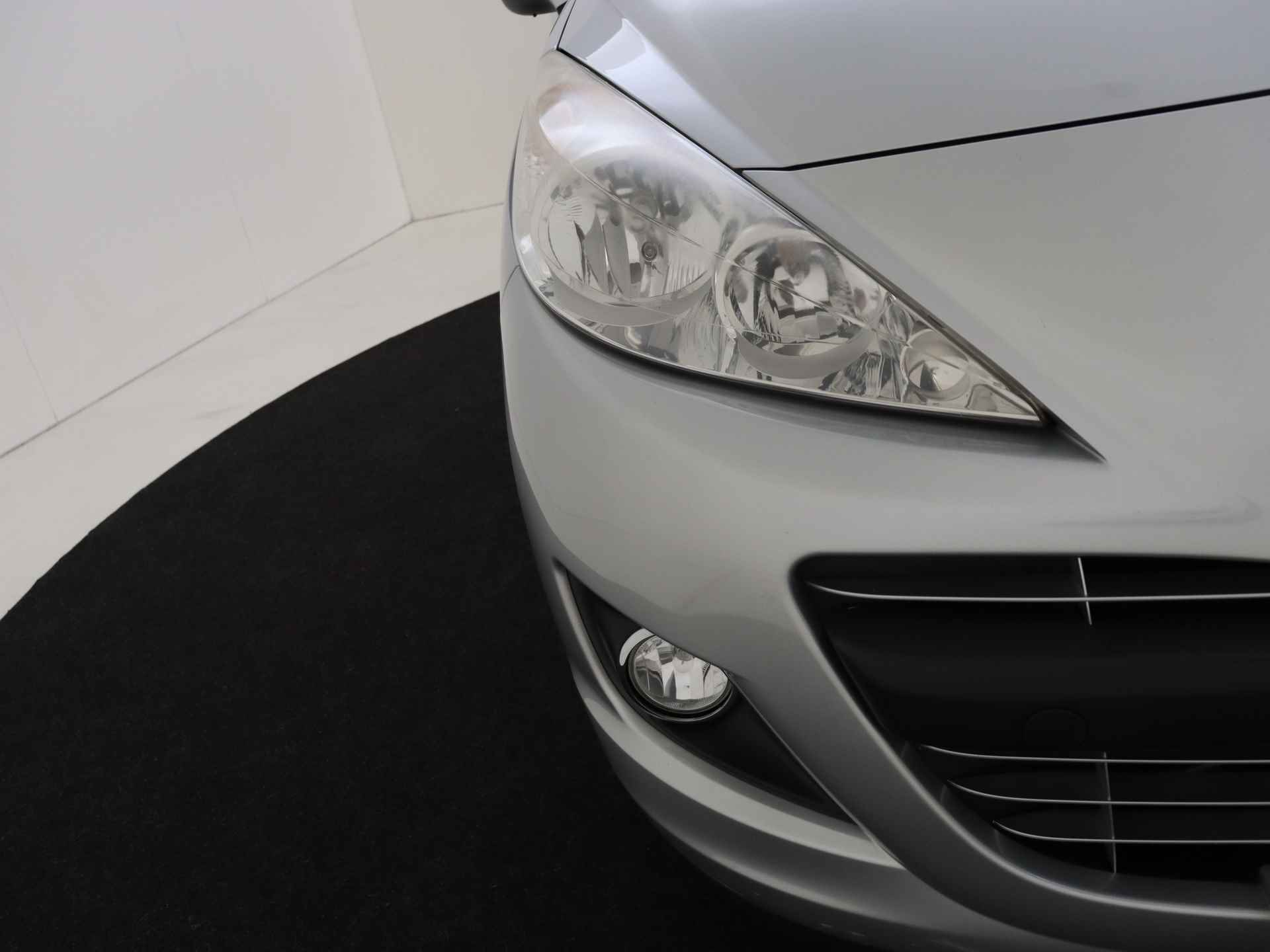 Peugeot 207 1.6 VTi Allure 5 deurs Automaat | Climate Control | Panorama dak - 13/28