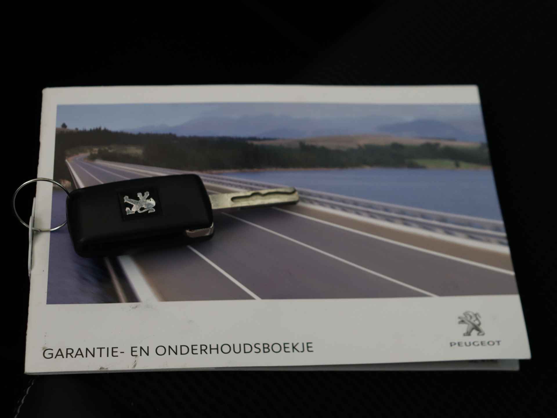 Peugeot 207 1.6 VTi Allure 5 deurs Automaat | Climate Control | Panorama dak - 19/28