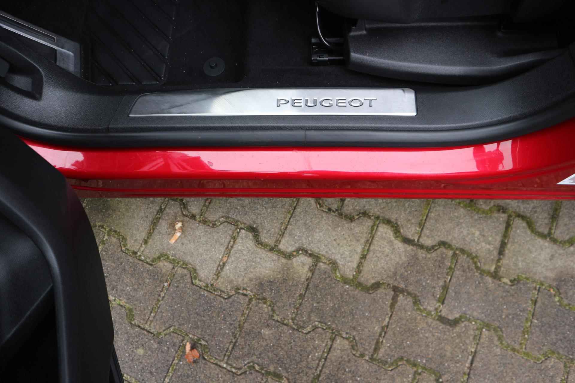 Peugeot 3008 1.2 PureTech GT Line NAVI PANORAMADAK LED CRUIS CLIMA PDC V+A RIJKLAARPRIJS!! - 16/39