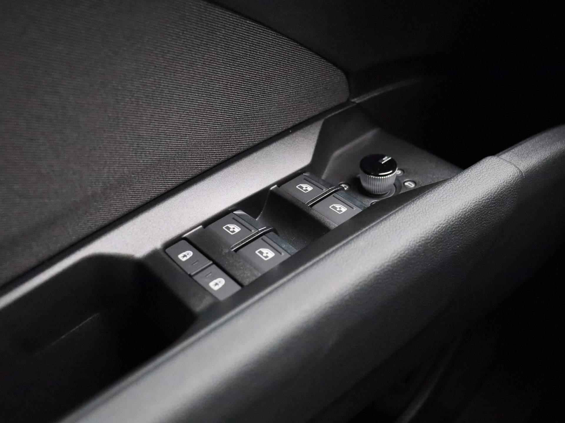 Audi Q4 Sportback e-tron 40 Advanced edition 82 kWh 204 PK | Automaat | Panoramadak | Climate Control | Stoelverwarming | Parkeersensoren | Virtual Cockpit | Audi drive select | LED | Lichtmetalen velgen | - 27/42