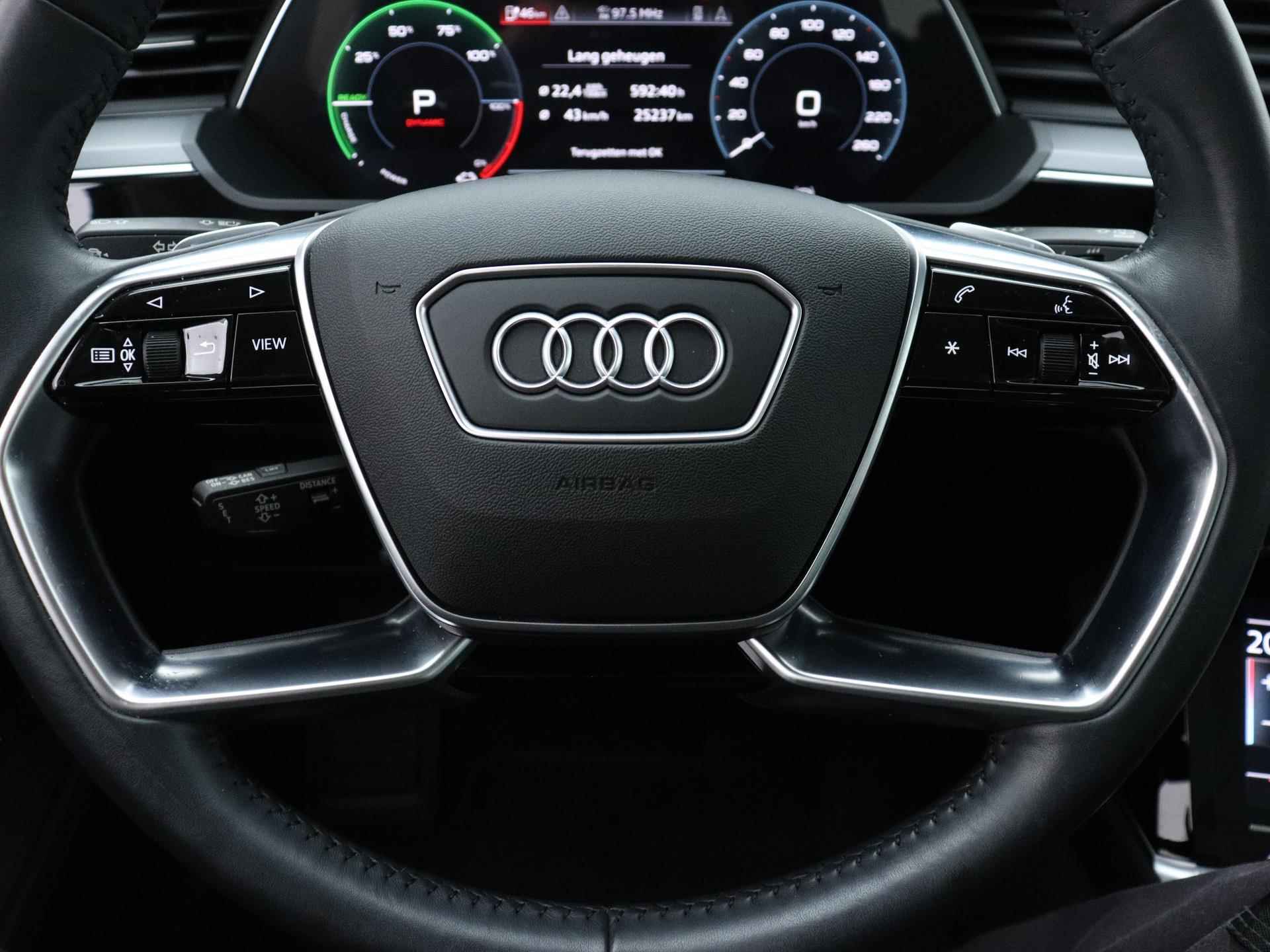 Audi e-tron e-tron 50 quattro Launch edition plus 71 kWh 313 PK | Automaat | Navigatie | Trekhaak | Panoramadak | Stoelverwarming | Parkeersensoren | Leder interieur | Adaptive cruise control | Lichtmetalen velgen | - 12/24