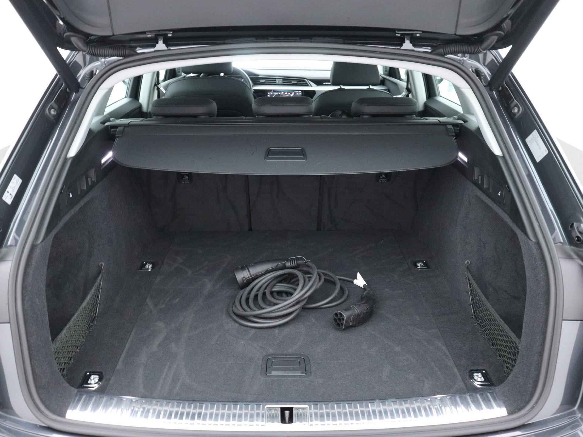 Audi e-tron e-tron 50 quattro Launch edition plus 71 kWh 313 PK | Automaat | Navigatie | Trekhaak | Panoramadak | Stoelverwarming | Parkeersensoren | Leder interieur | Adaptive cruise control | Lichtmetalen velgen | - 20/24