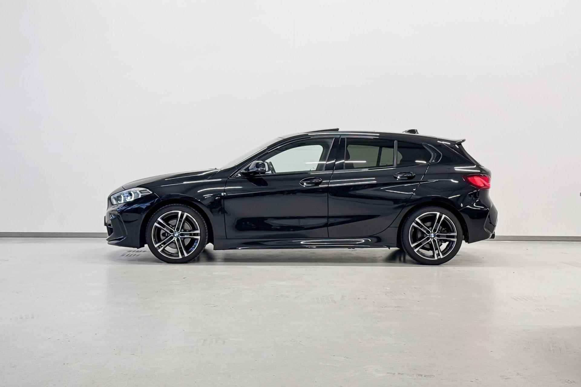 BMW 1 Serie 5-deurs 118i Business Edition M Sportpakket Aut. - 4/17