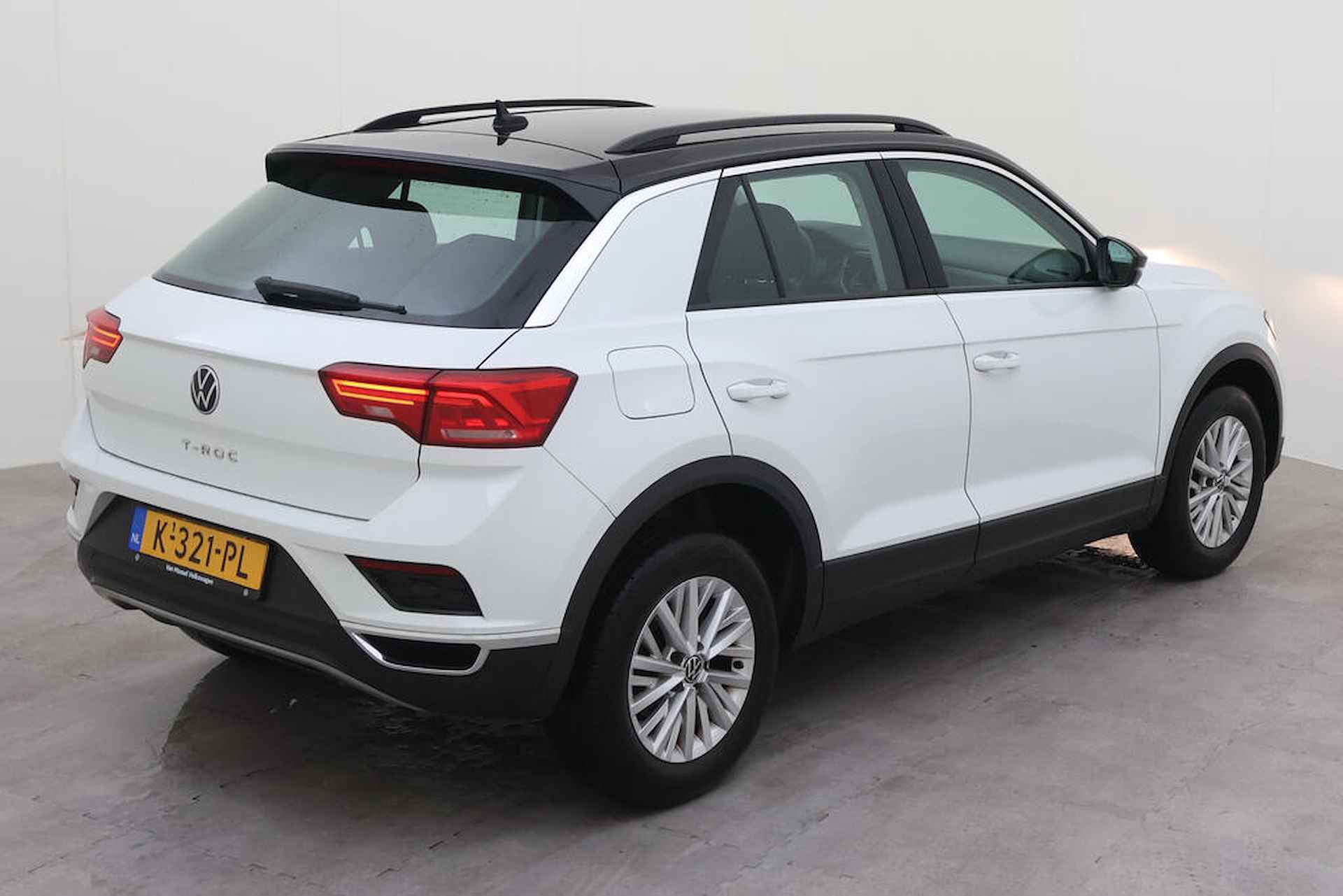 Volkswagen T-Roc 1.0 TSI Style Wit/ Zwart dak/ Clima/ Navi/ Camera/ Parkeersensor  A/ 16 lmv - 6/9