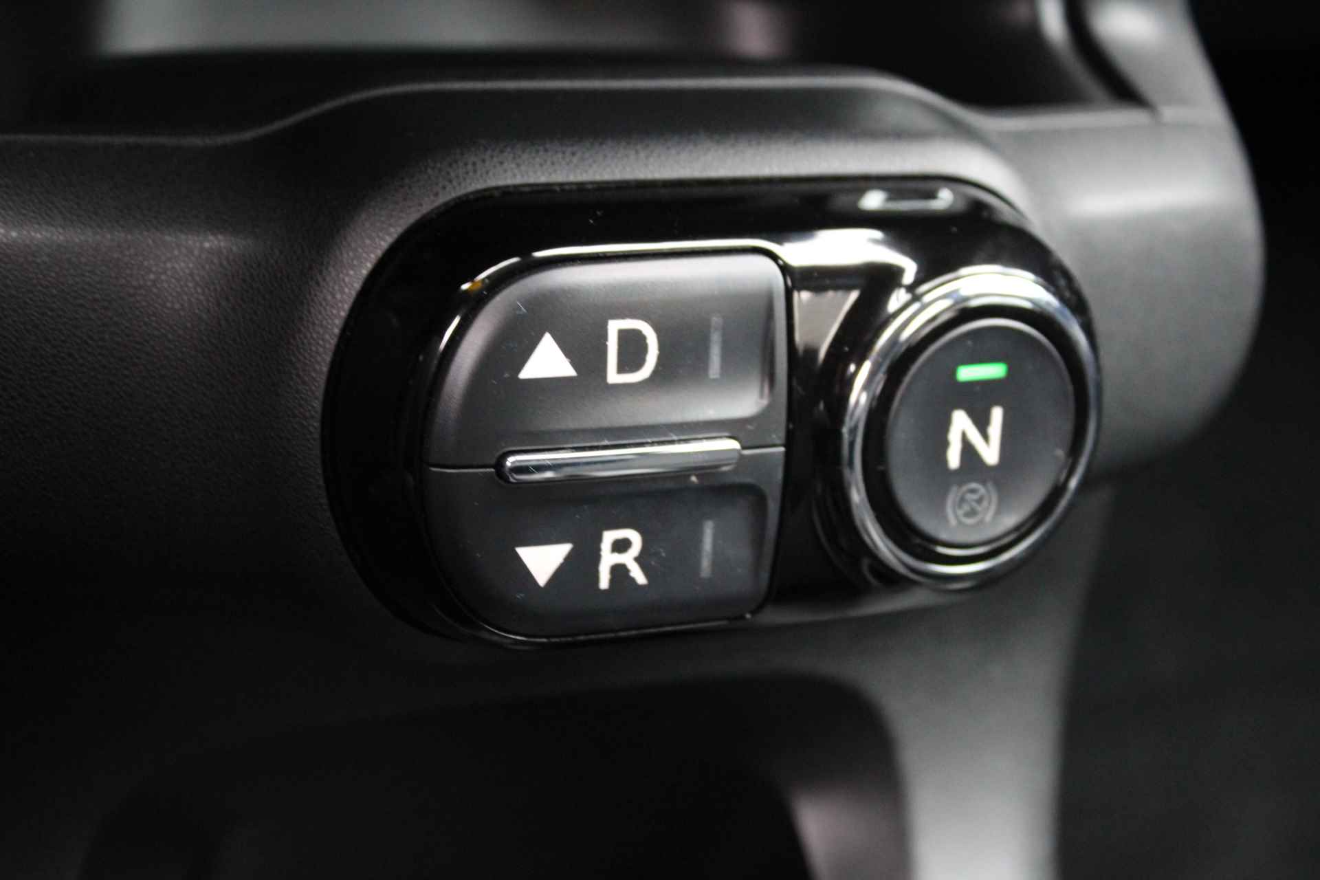 Citroën C4 Cactus 1.2 e-VTi 82pk Feel Automaat | NAVI | CAMERA | CLIMA | CRUISE | PDC | LED DAGRIJVERLICHTING | LICHTMETAAL | - 17/21