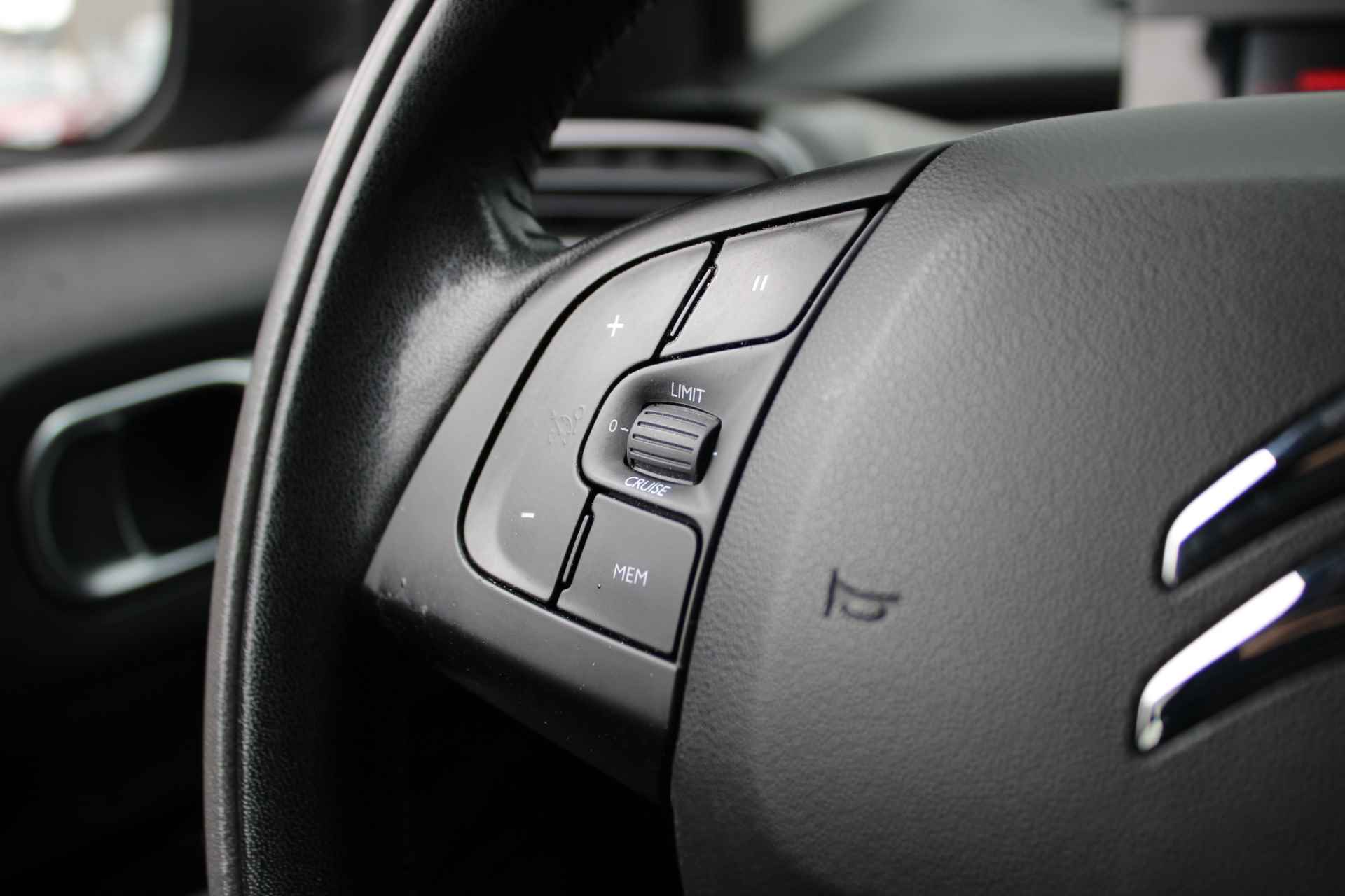 Citroën C4 Cactus 1.2 e-VTi 82pk Feel Automaat | NAVI | CAMERA | CLIMA | CRUISE | PDC | LED DAGRIJVERLICHTING | LICHTMETAAL | - 21/21
