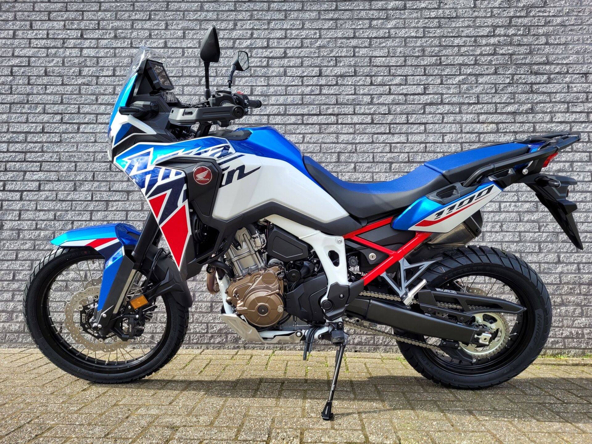 Honda CRF1100 DCT (Tricolor) - 3/4