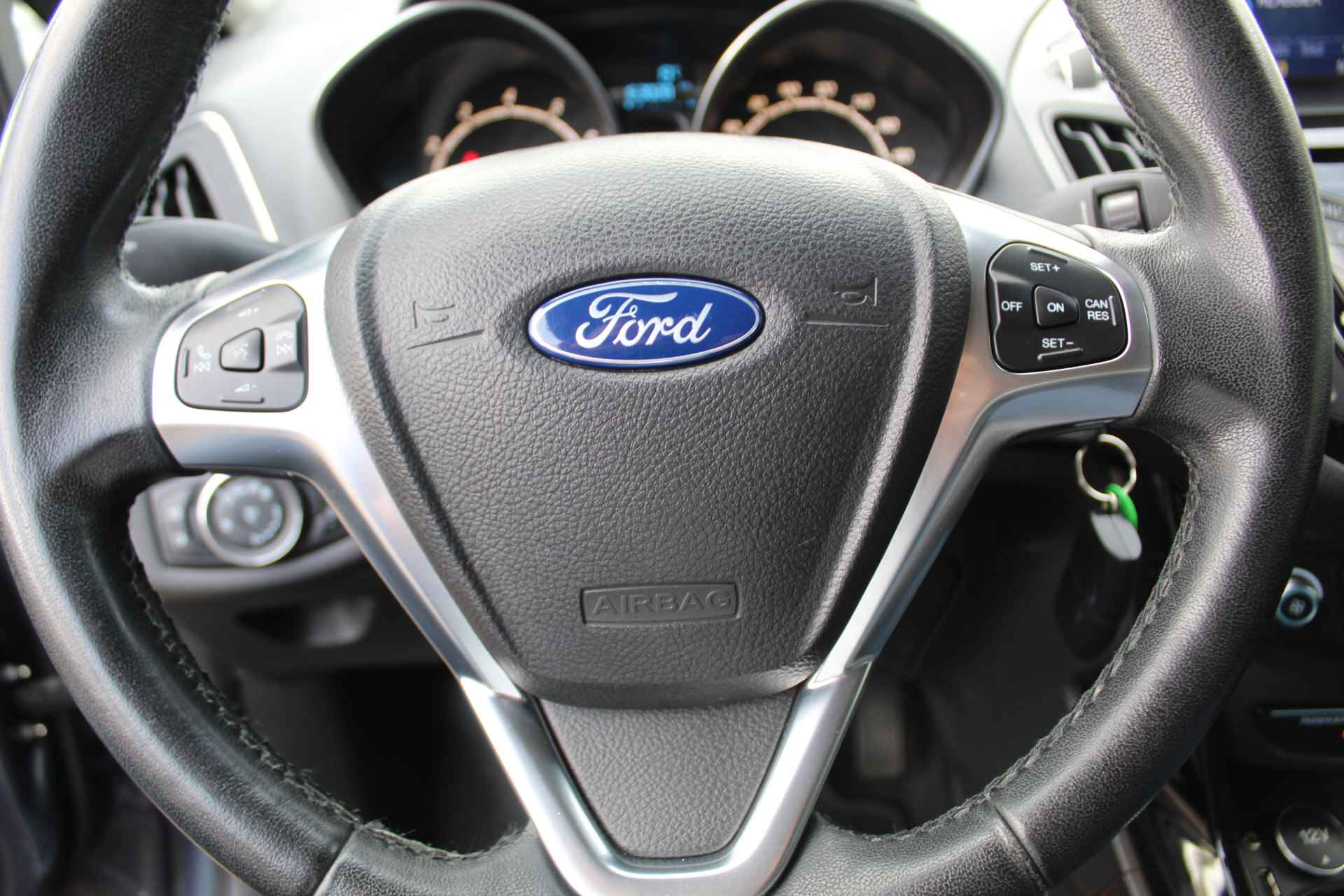 Ford B-MAX 1.0-101pk EcoBoost Titanium. Handige en praktische hoogzitter ! Volautm. airco, cruise control, metallic lak, LM wielen, camera, parkeersensoren v+a, verwarmd voorraam, navigatie, telefoonvoorb., etc. - 13/47