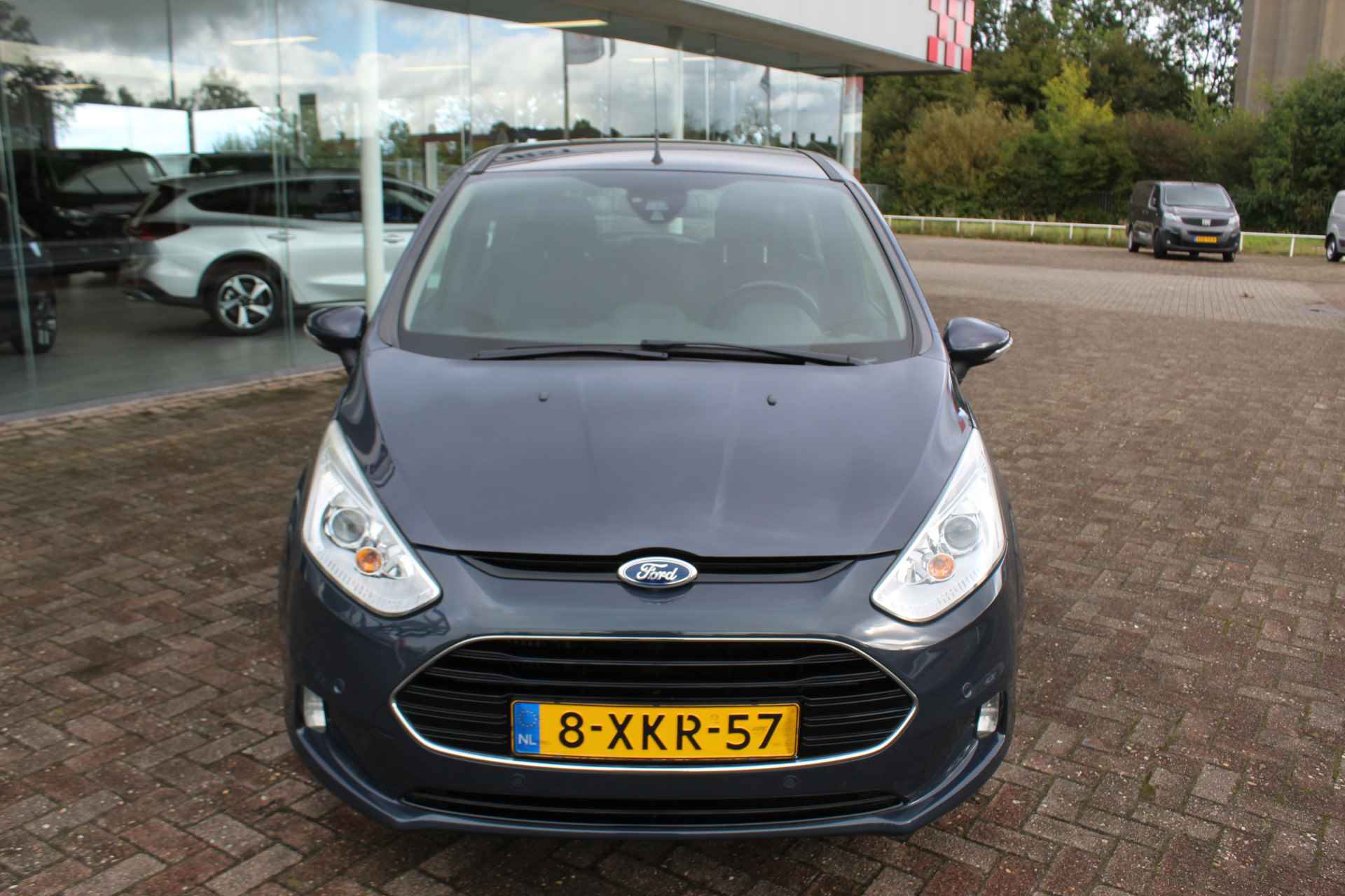 Ford B-MAX 1.0-101pk EcoBoost Titanium. Handige en praktische hoogzitter ! Volautm. airco, cruise control, metallic lak, LM wielen, camera, parkeersensoren v+a, verwarmd voorraam, navigatie, telefoonvoorb., etc. - 44/47