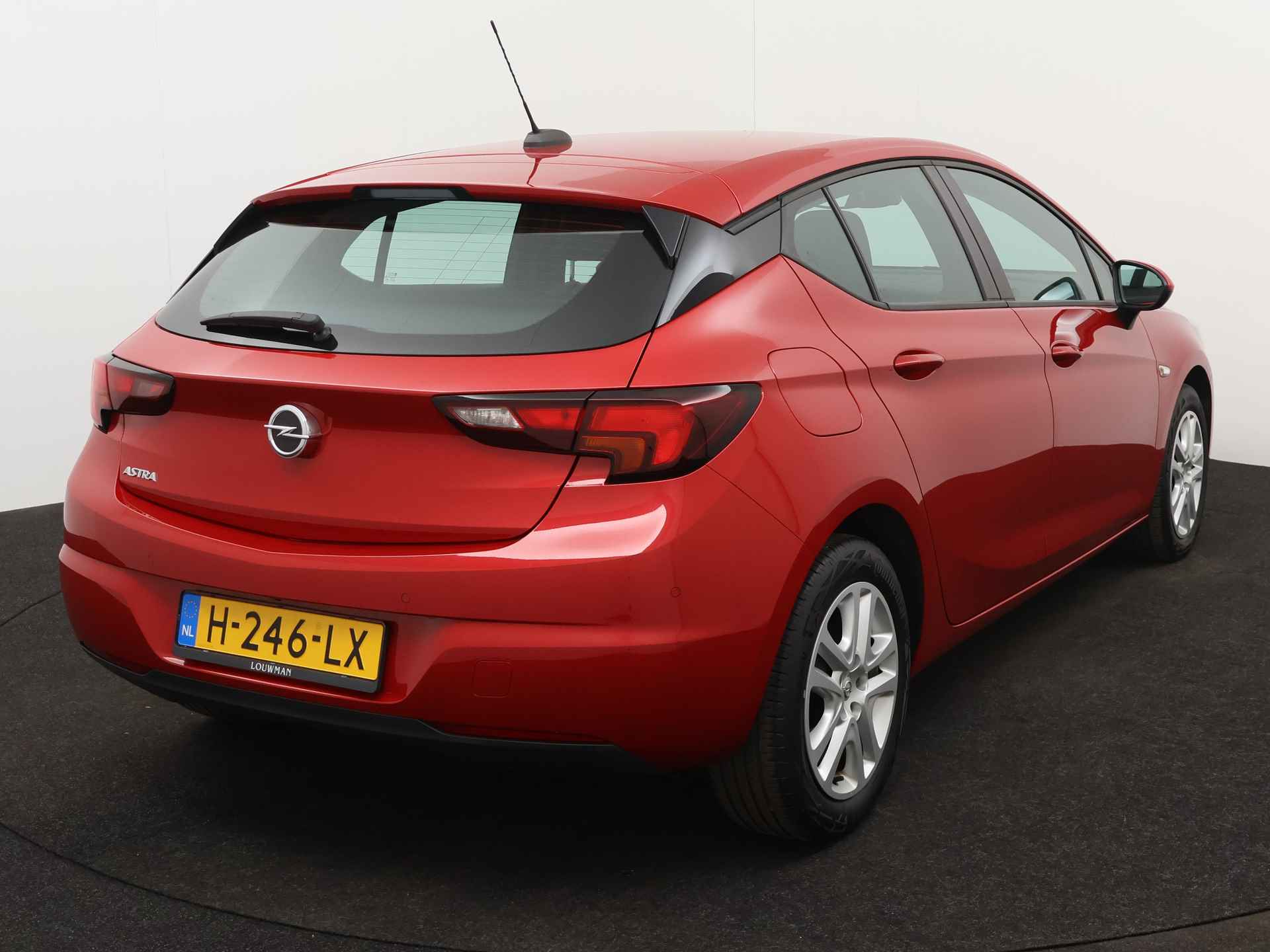 Opel Astra 1.2 Business Edition | Navigatie | Climate control | Cruise control | Camera | - 18/44