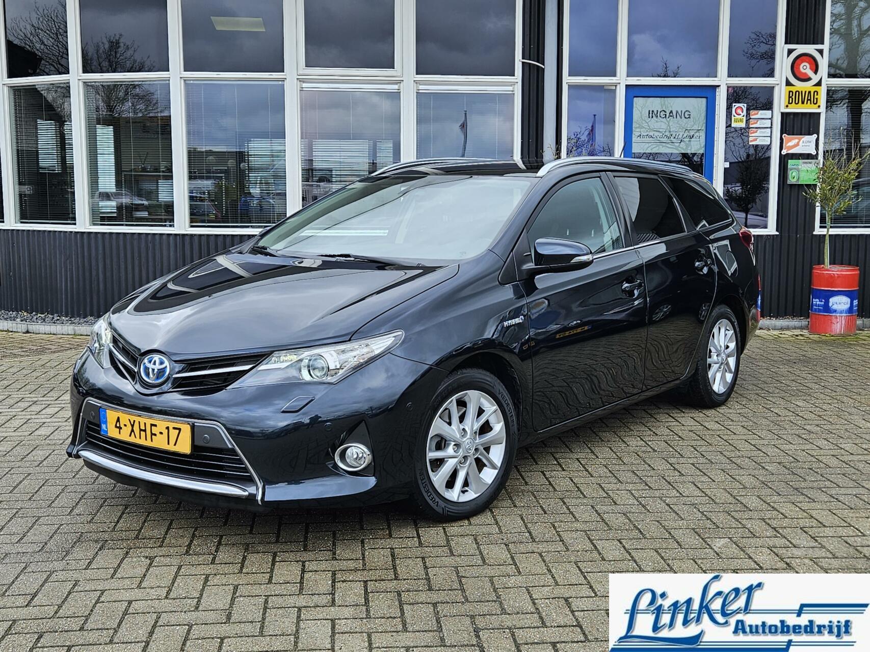 Toyota Auris 1.8 Hybrid Lease+ PANO STOELVERW GEEN AFLEVERKOSTEN bij viaBOVAG.nl