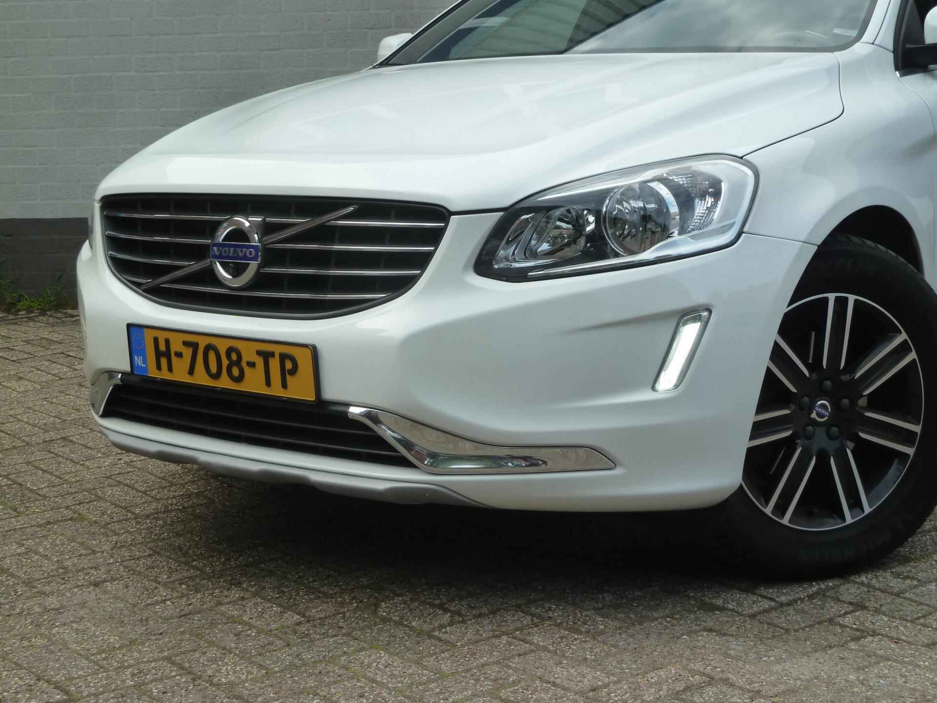 Volvo XC60 2.0 D3 FWD Momentum|Navi|Camera|Afn.Trekhaak|Climate-Control - 3/30