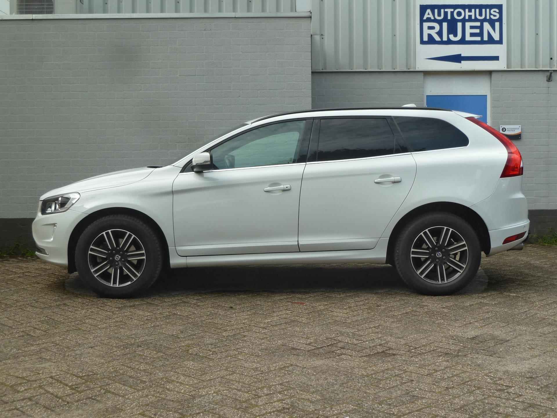 Volvo XC60 2.0 D3 FWD Momentum|Navi|Camera|Afn.Trekhaak|Climate-Control - 7/30