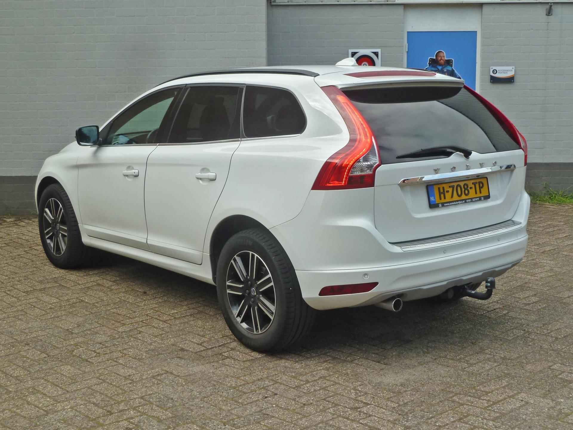 Volvo XC60 2.0 D3 FWD Momentum|Navi|Camera|Afn.Trekhaak|Climate-Control - 9/30