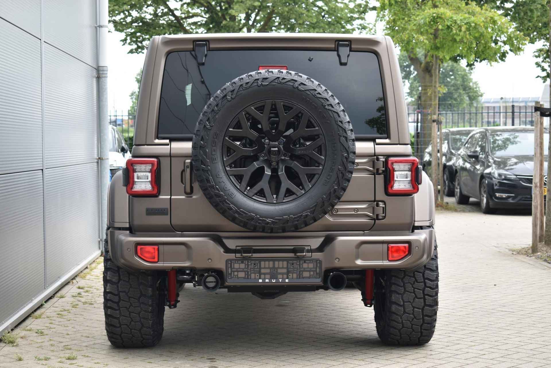 Jeep Wrangler BRUTE Custom Conversion SKYVIEW 4XE 380 PK, FULL OPTIONS - 5/55