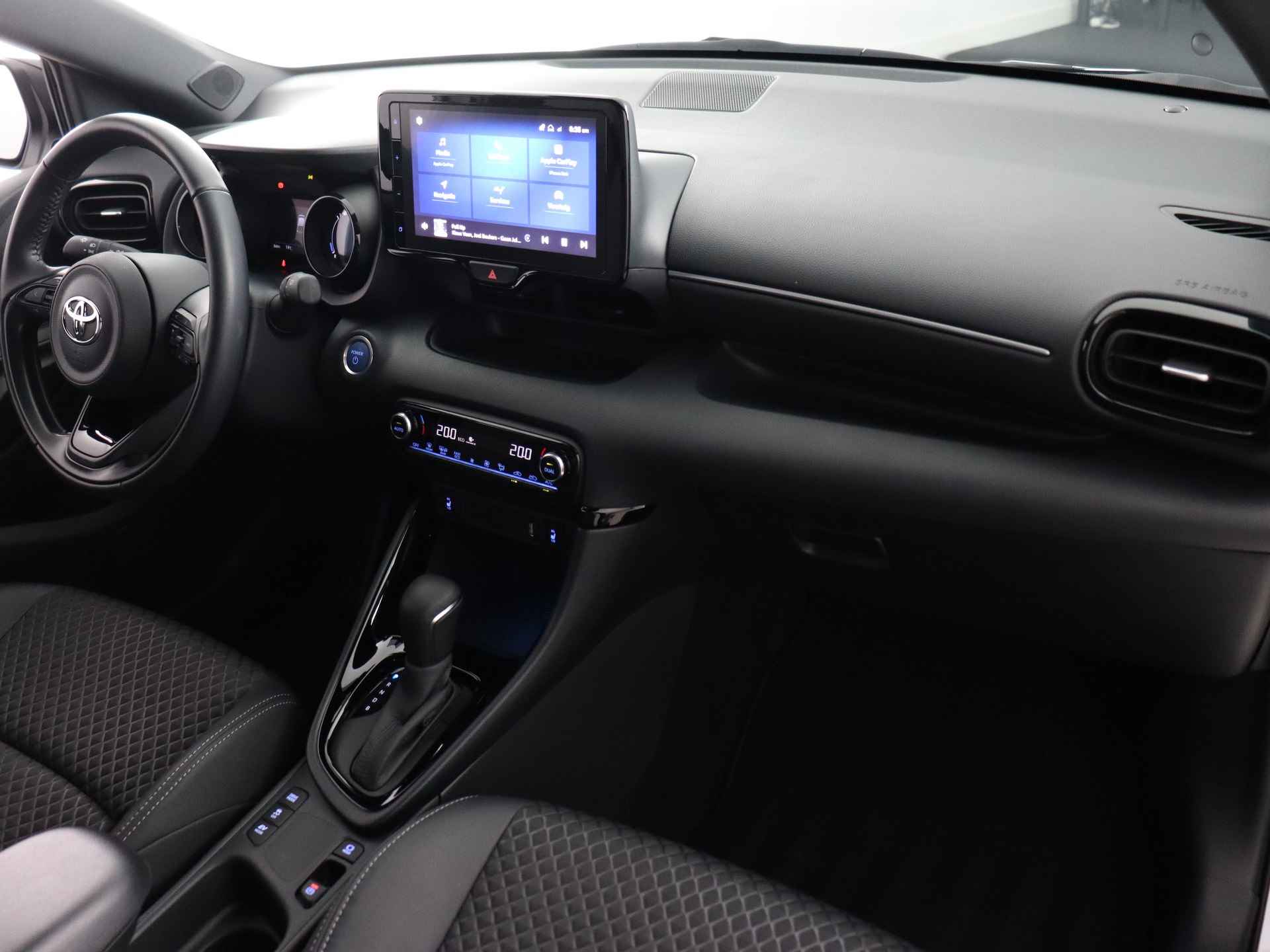 Toyota Yaris 1.5 Hybrid Executive (Apple Carplay / Stoelverwarming / Camera / ACC / Navi Online / 17 Inch) - 41/51