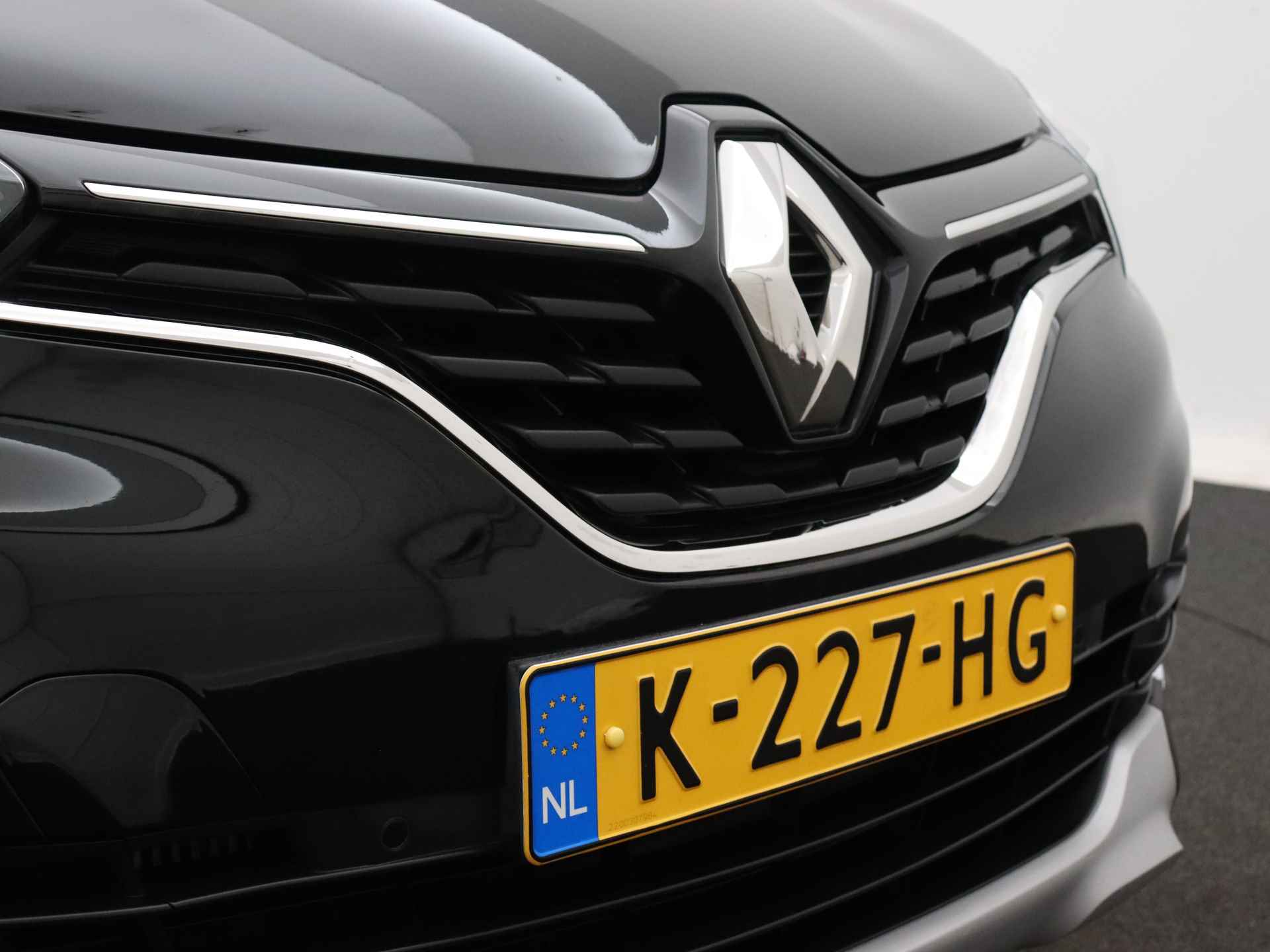 Renault Captur TCe 150pk Intens EDC AUTOMAAT NAVI / CAMERA / DEALER ONDERHOUDEN / PARKEER SENSOREN - 37/45