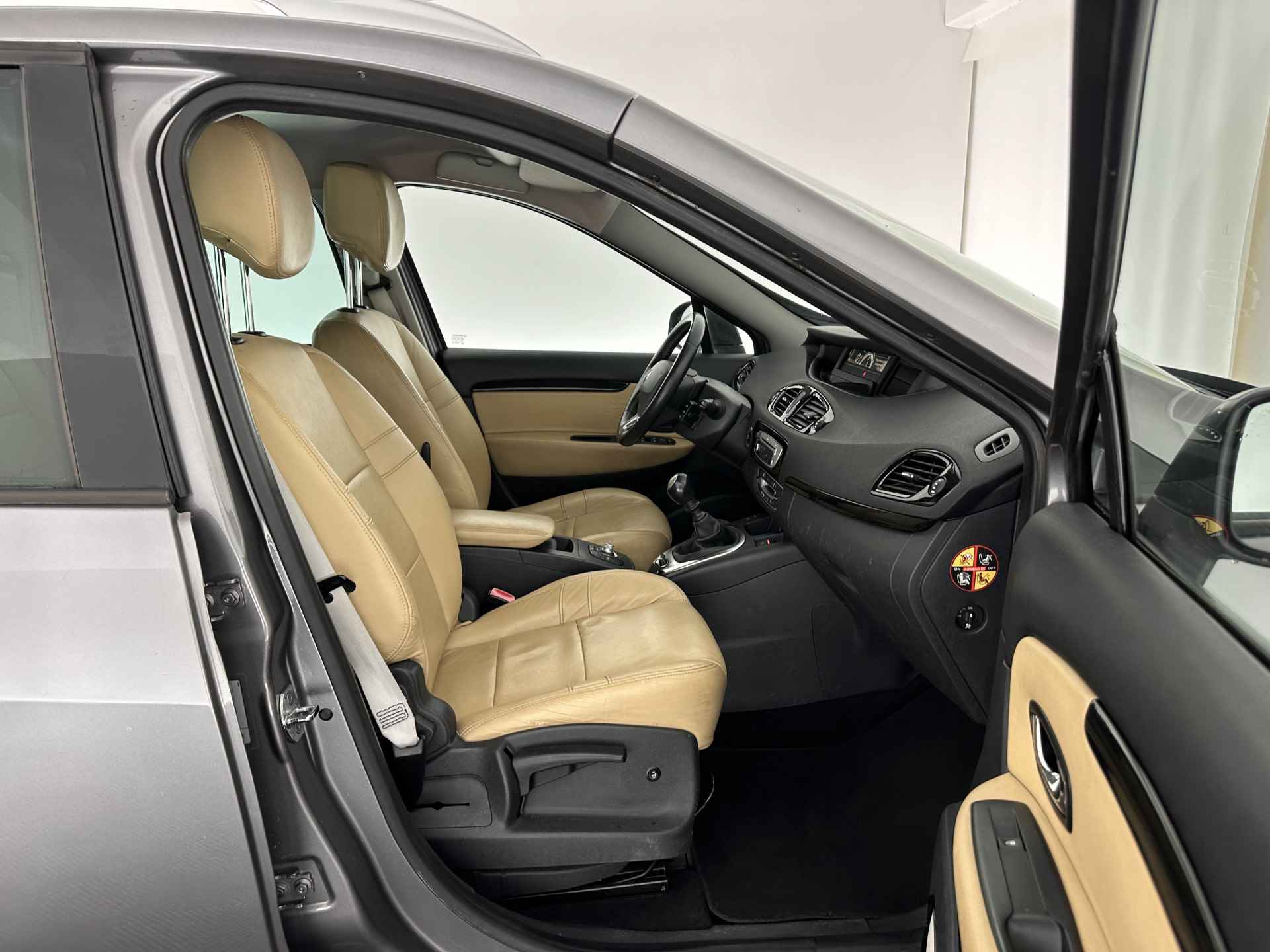 Renault Grand Scénic 1.5 dCi Bose (7-pers.) *FULL-LEATHER | BOSE-AUDIO | NAVI-FULLMAP | COMFORT-SEATS | KEYLESS  | ECC | PDC | CRUISE | 17''ALU* - 12/32