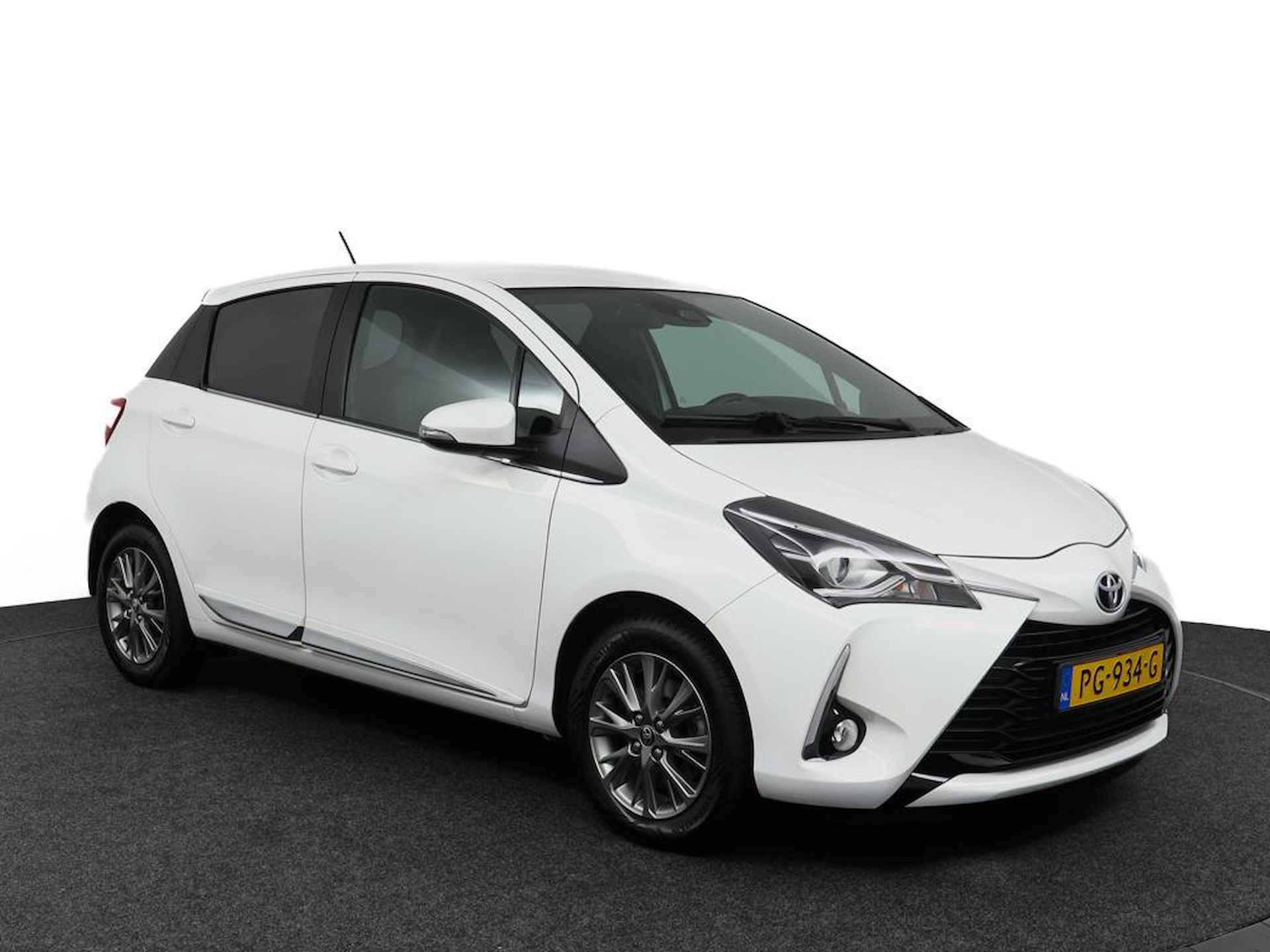 Toyota Yaris 1.5 VVT-i Executive | Navigatie | Trekhaak | Cruise-Control | - 14/49