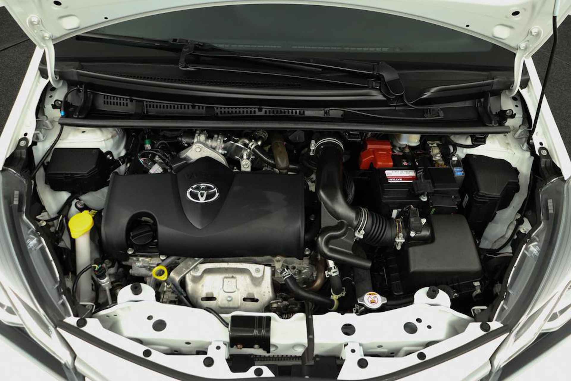 Toyota Yaris 1.5 VVT-i Executive | Navigatie | Trekhaak | Cruise-Control | - 33/49