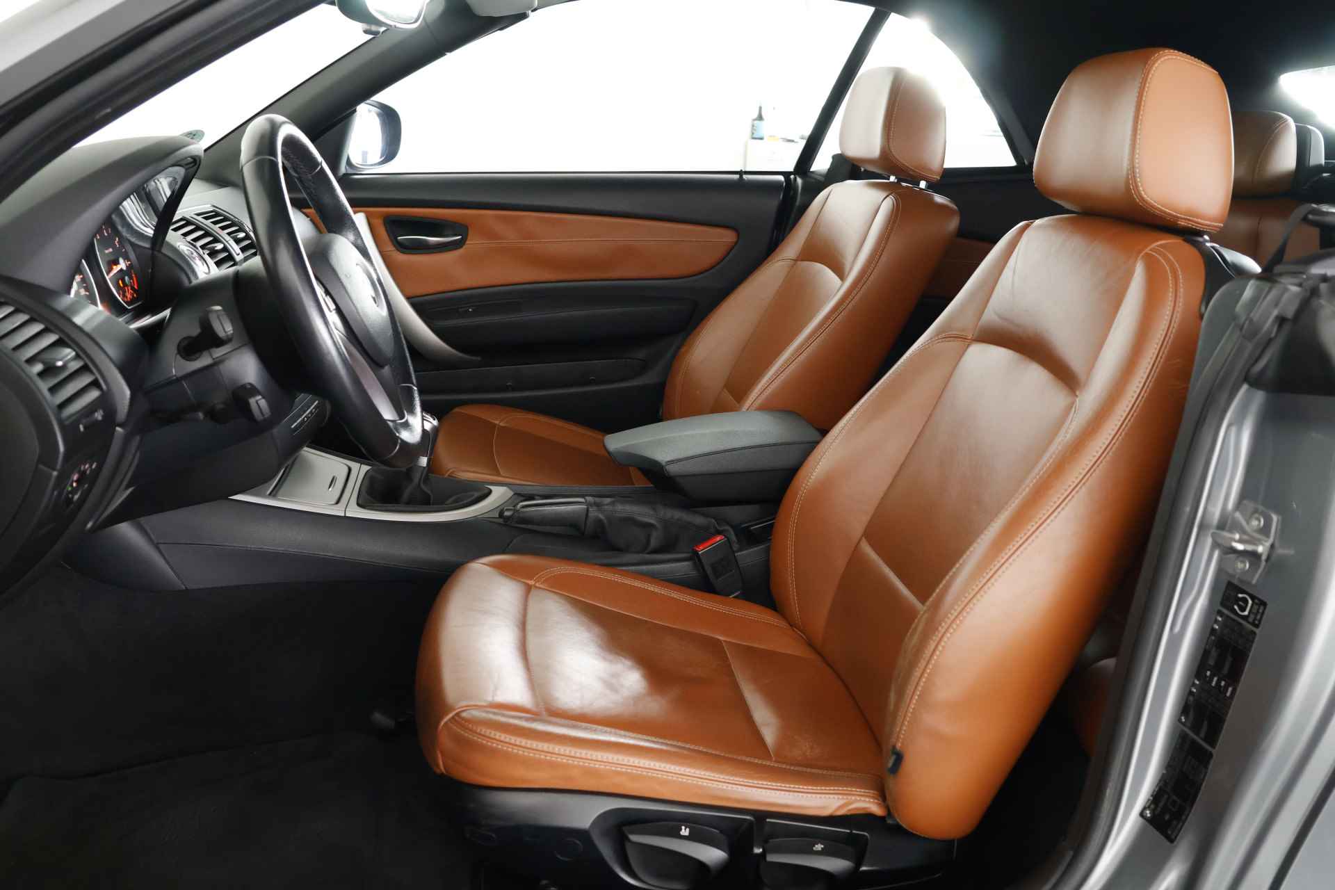 BMW 1 Serie Cabrio 118i High Executive / Xenon / Leder / Cruise Control - 10/28
