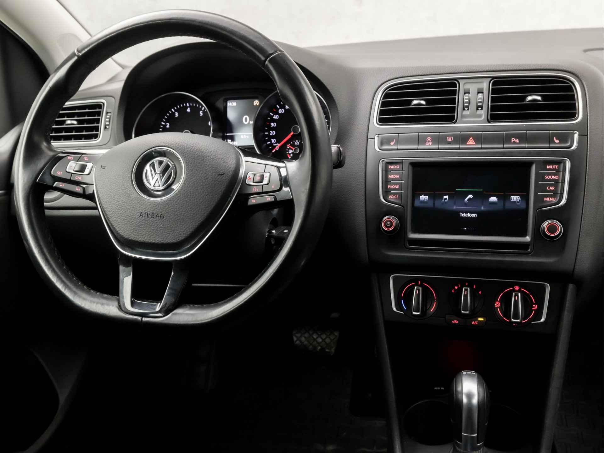 Volkswagen Polo 1.2 TSI Highline Automaat (CAMERA, STOELVERWARMING, ARMSTEUN, SPORTSTOELEN, LM VELGEN, CRUISE, PARKEERSENSOREN, NIEUWE APK, NIEUWSTAAT) - 7/32