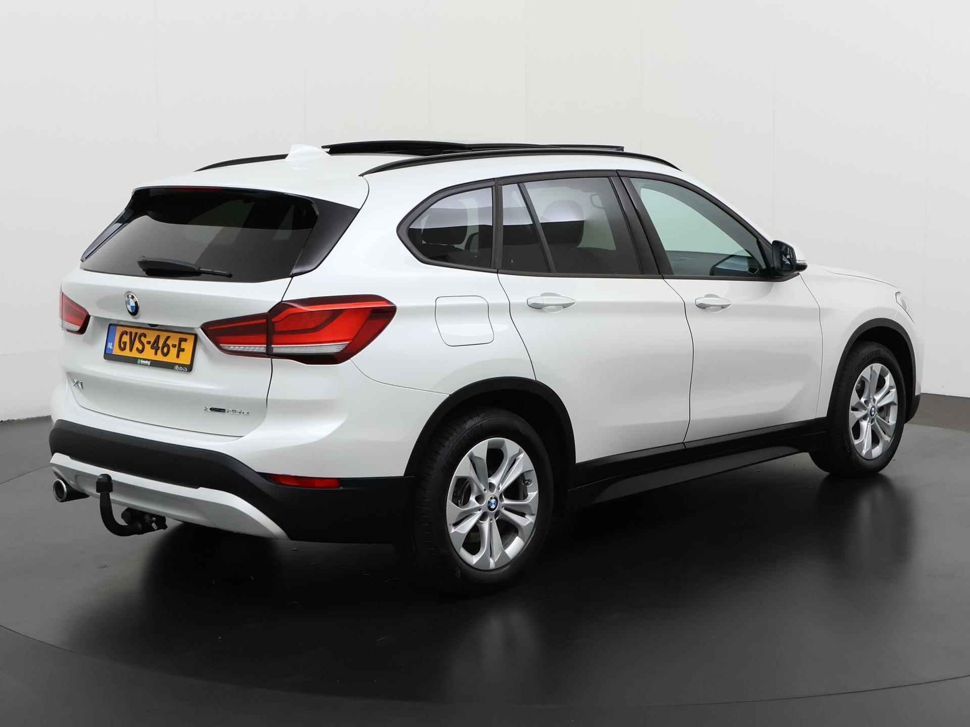 BMW X1 xDrive25e Sport Line Plug-in | Panoramadak | Camera | Trekhaak | Elek achterklep | Zondag Open! - 4/42