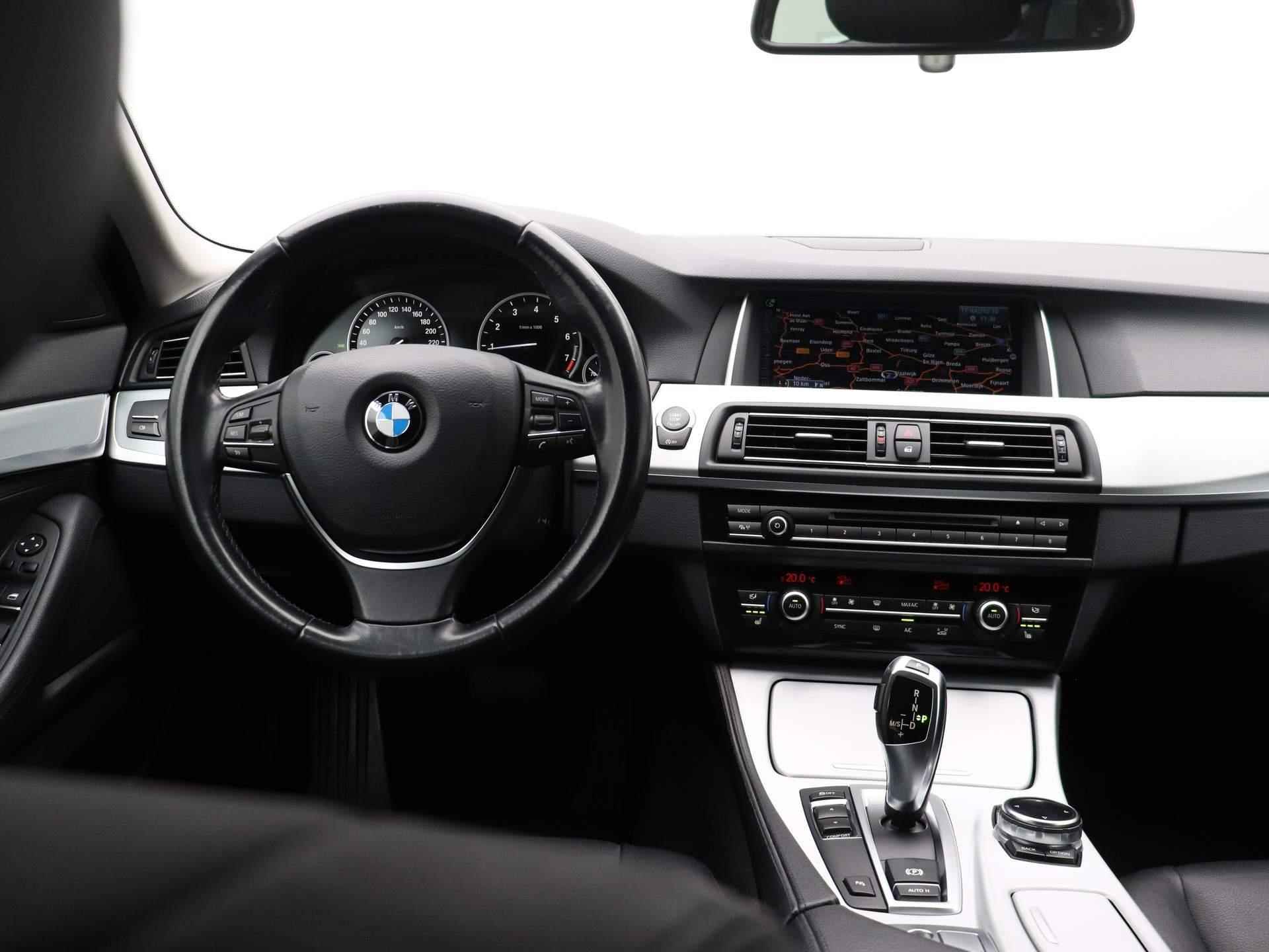 BMW 5-serie Touring 528i Executive | Lederen Bekleding | Navigatie | Stoelverwarming | LED Verlichting | - 8/42