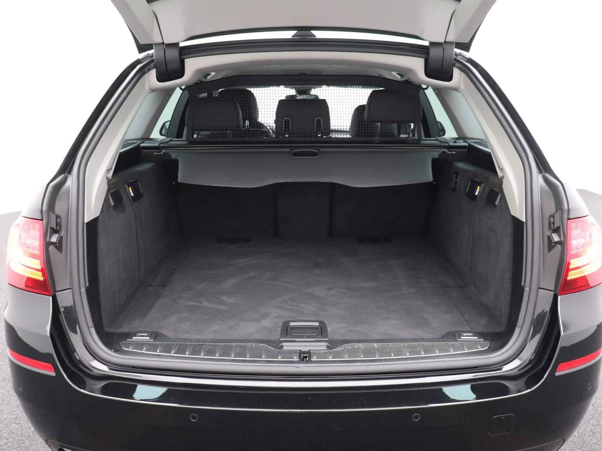 BMW 5-serie Touring 528i Executive | Lederen Bekleding | Navigatie | Stoelverwarming | LED Verlichting | - 15/42