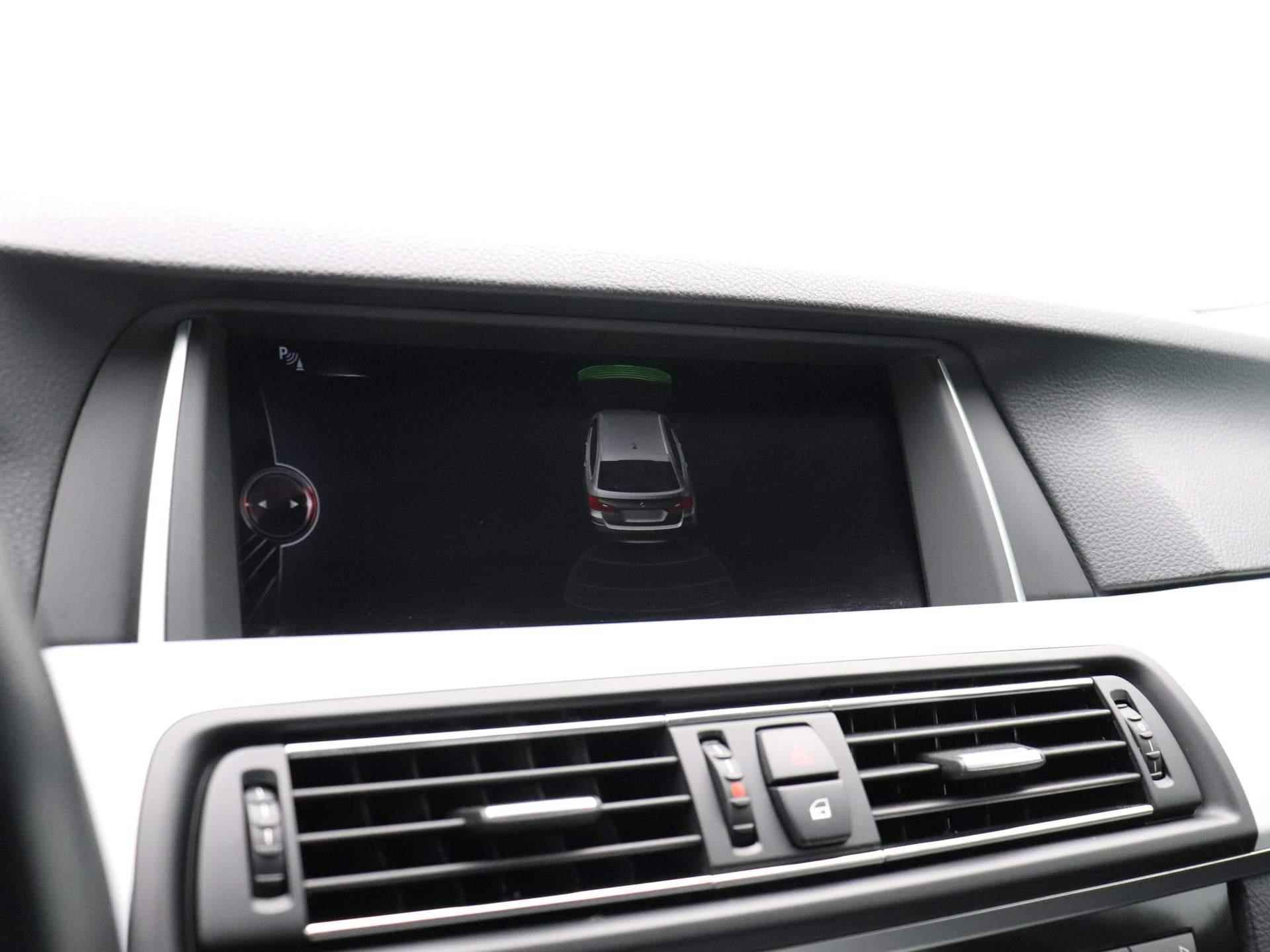 BMW 5-serie Touring 528i Executive | Lederen Bekleding | Navigatie | Stoelverwarming | LED Verlichting | - 20/42