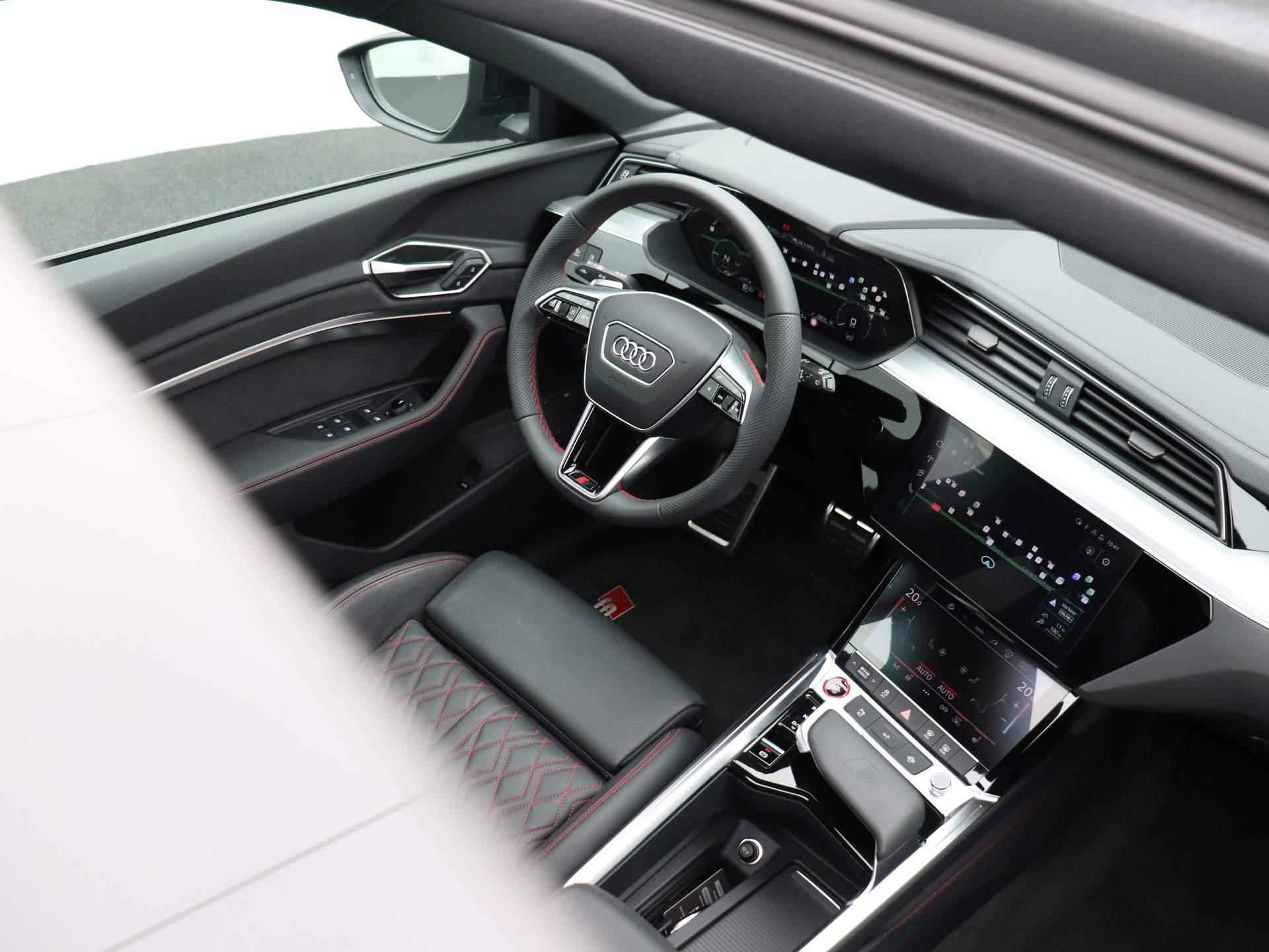 Audi Q8 e-tron S quattro SQ8 115 kWh 503 PK | S-line | Automaat | Navigatie | 360 Camera | Panoramadak | Trekhaak | Adaptive Cruise Control | Climate Control | Stoelverwarming | Virtual Cockpit | LED Matrix | Lichtmetalen velgen | Privacy glass | - 52/58