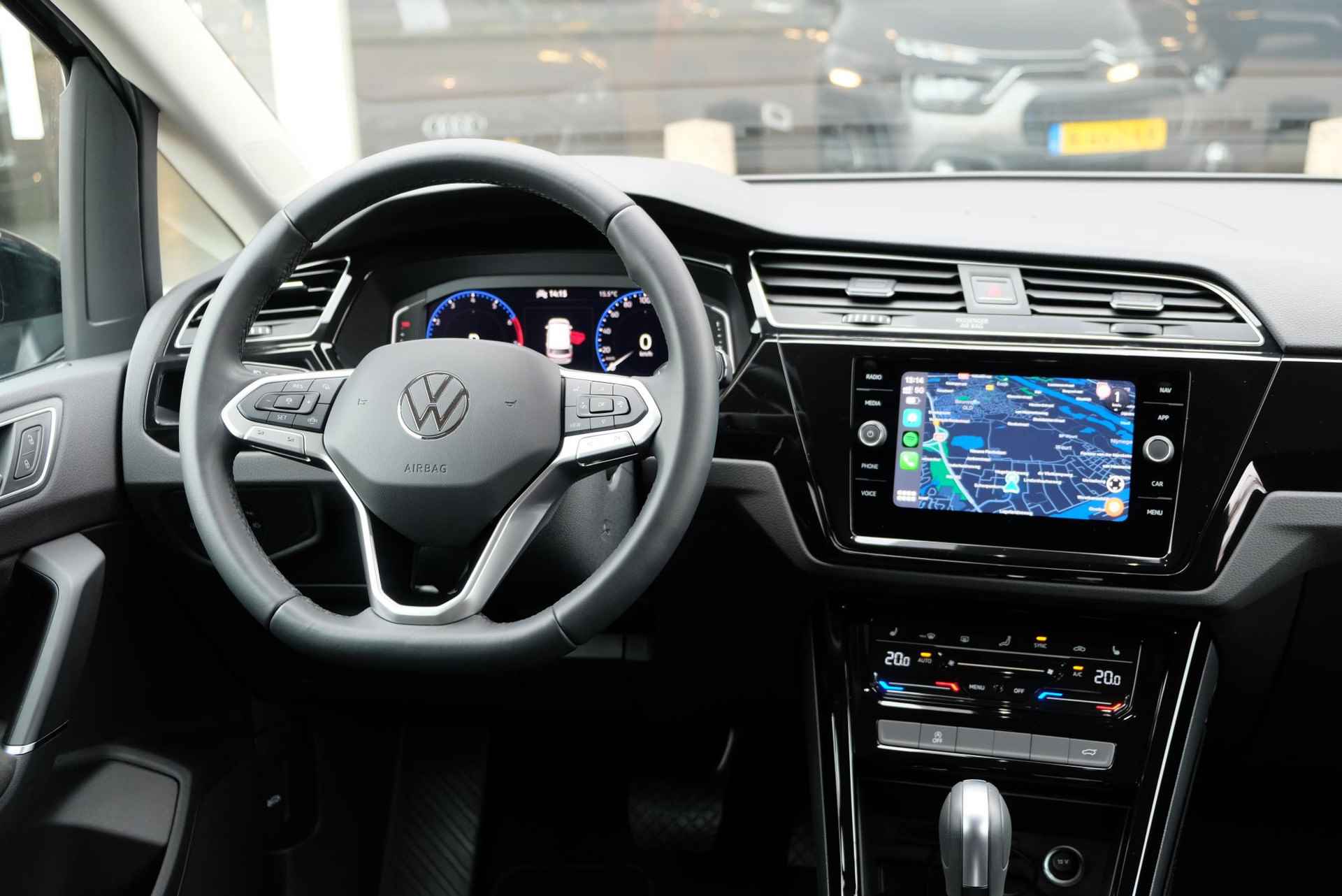 Volkswagen Touran 1.5 TSi 150pk DSG Highline | 7 Persoons | App Connect | Climate | Adaptive Cruise | Camera | Elektrische Achterklep - 10/27