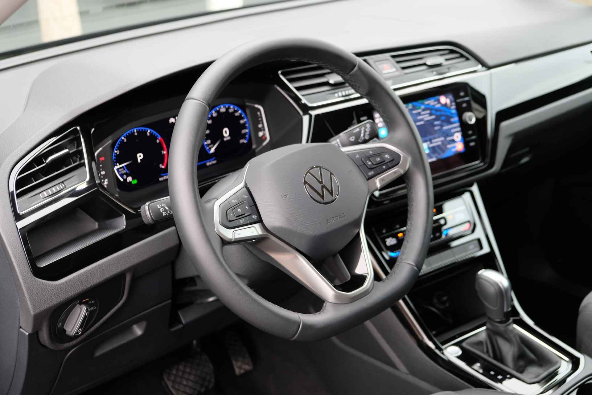 Volkswagen Touran 1.5 TSi 150pk DSG Highline | 7 Persoons | App Connect | Climate | Adaptive Cruise | Camera | Elektrische Achterklep - 18/27